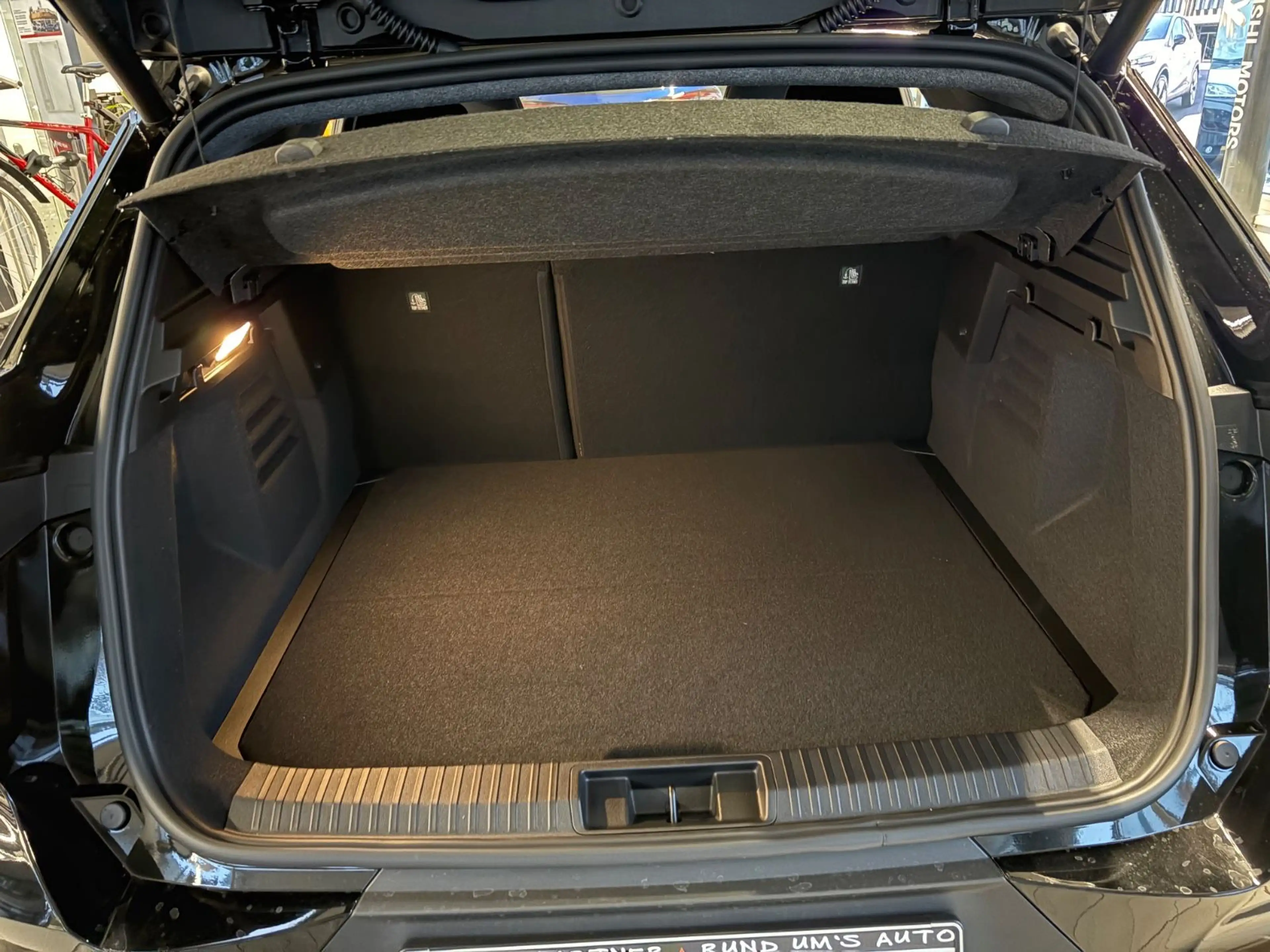 Mitsubishi Grandis 1.8 Hybrid Benziner Intro Edition — photo 7
