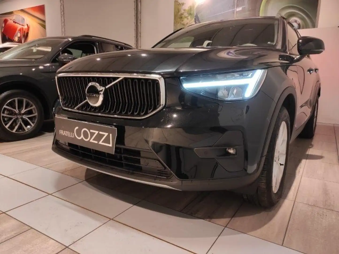 Volvo XC40 (2017-->) - XC40 B3 automatico Core Schwarz - 2