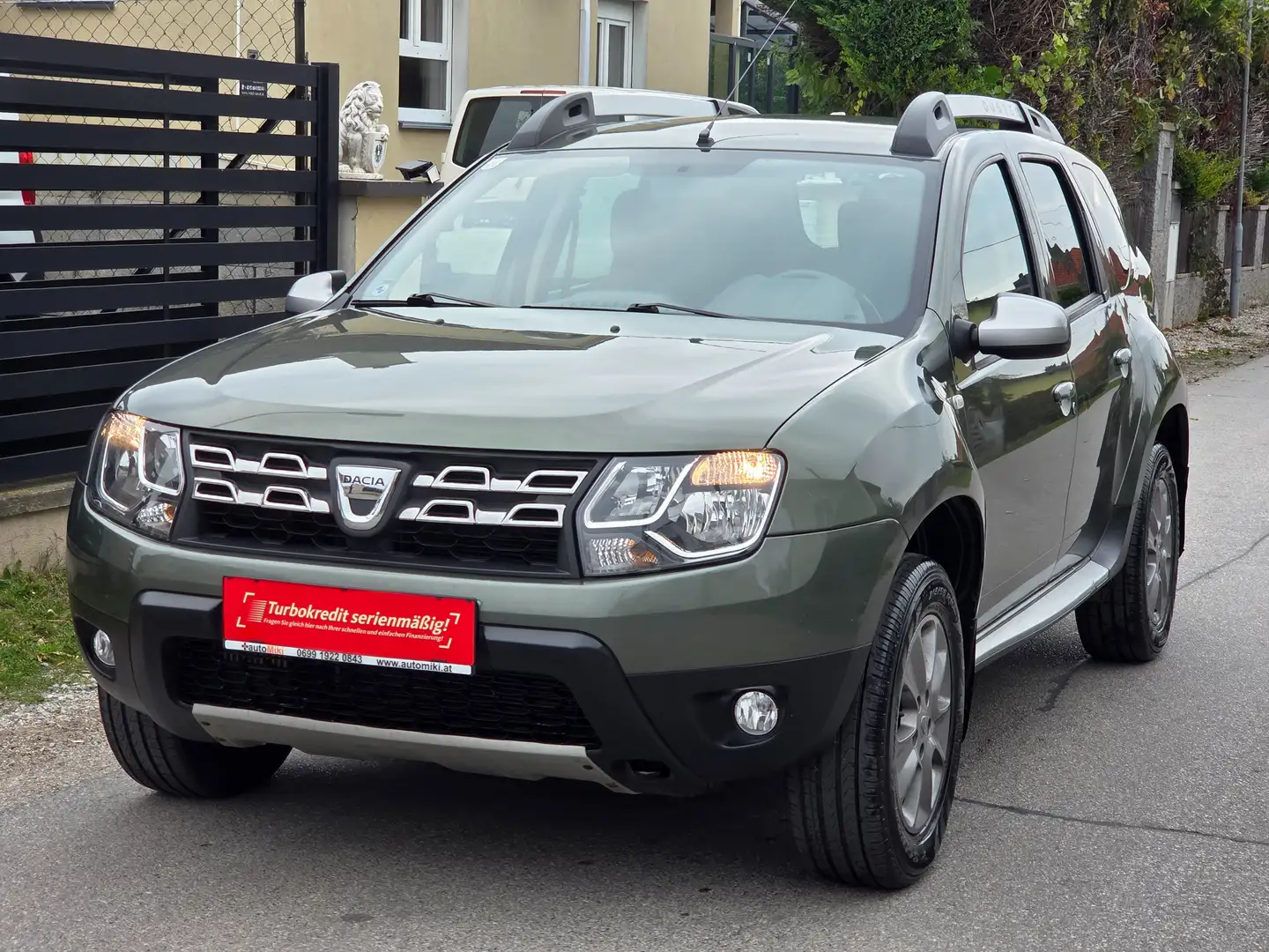 Dacia Duster Supreme 4WD 1,5 dCi 4x4 Allrad Grün - 1