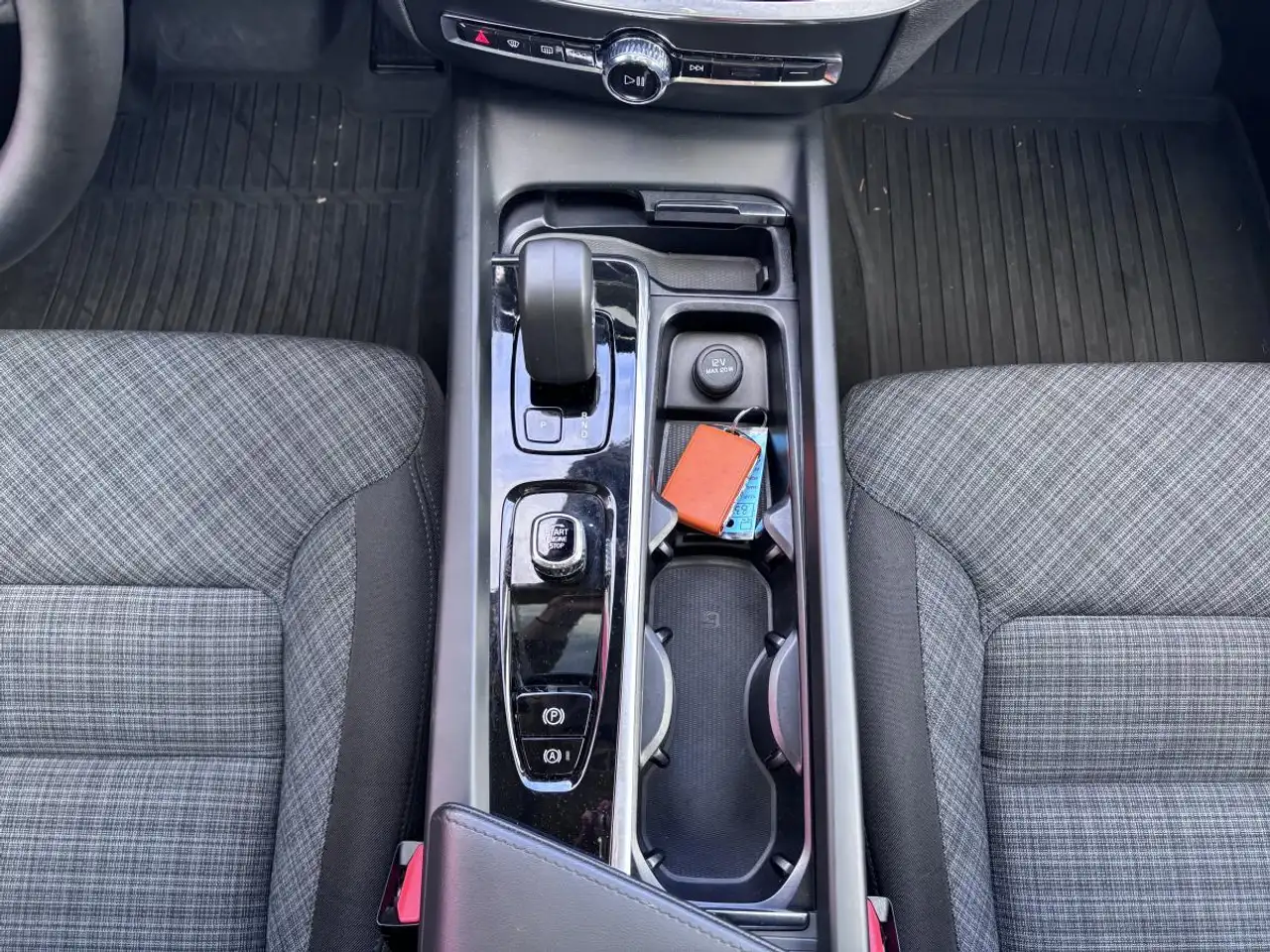 Volvo V60 снимка Volvo V60