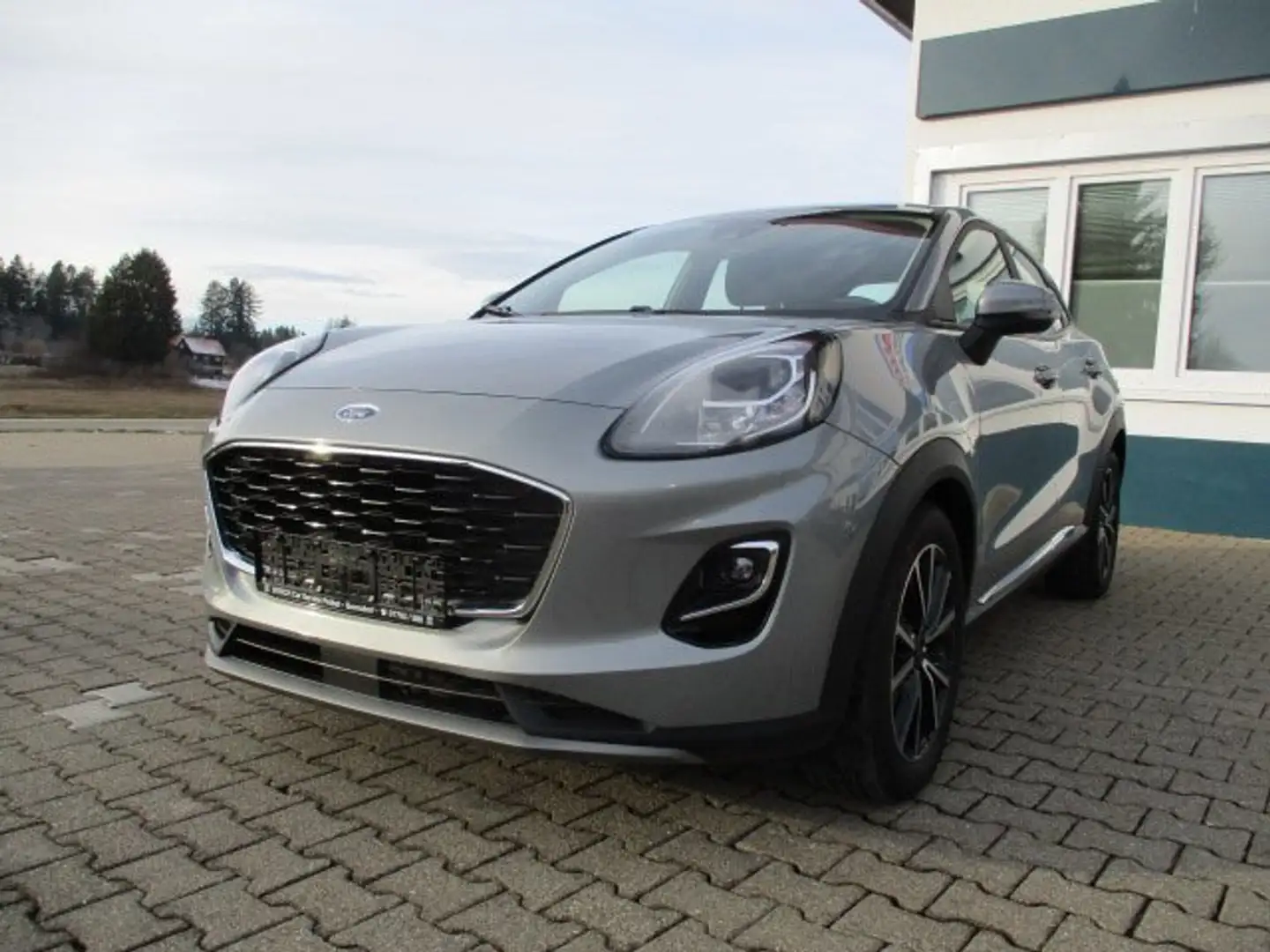 Ford Puma Titanium Grau - 1