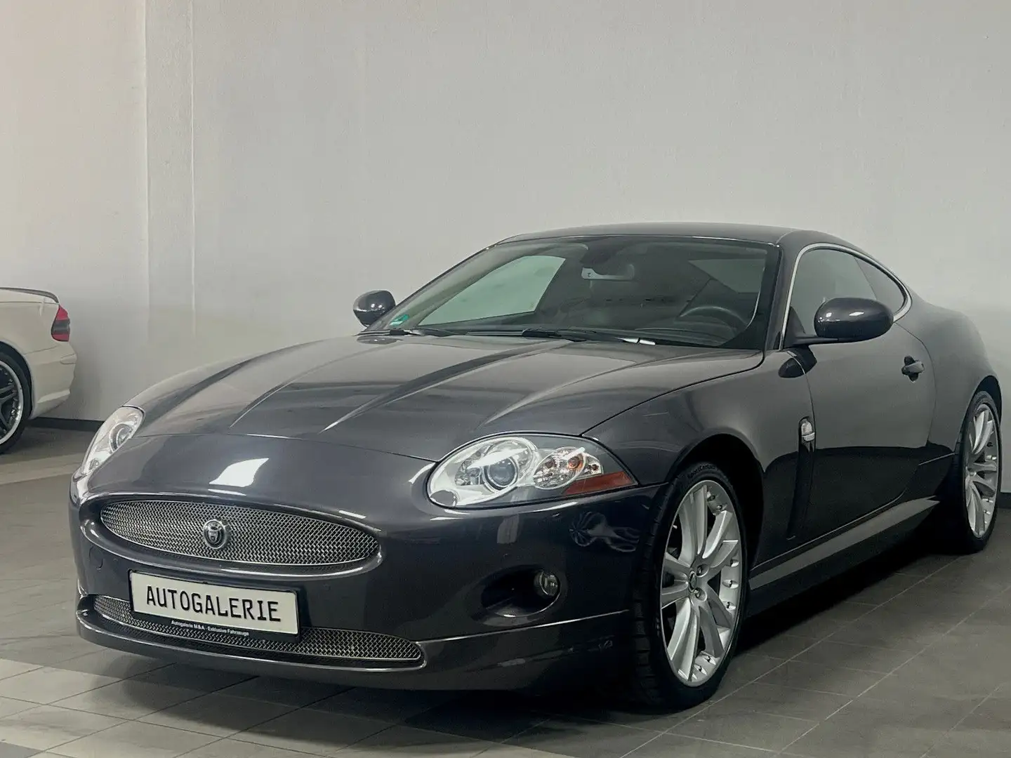 Jaguar XK8 XK60 Coupe Anniversary Edition Grau - 1