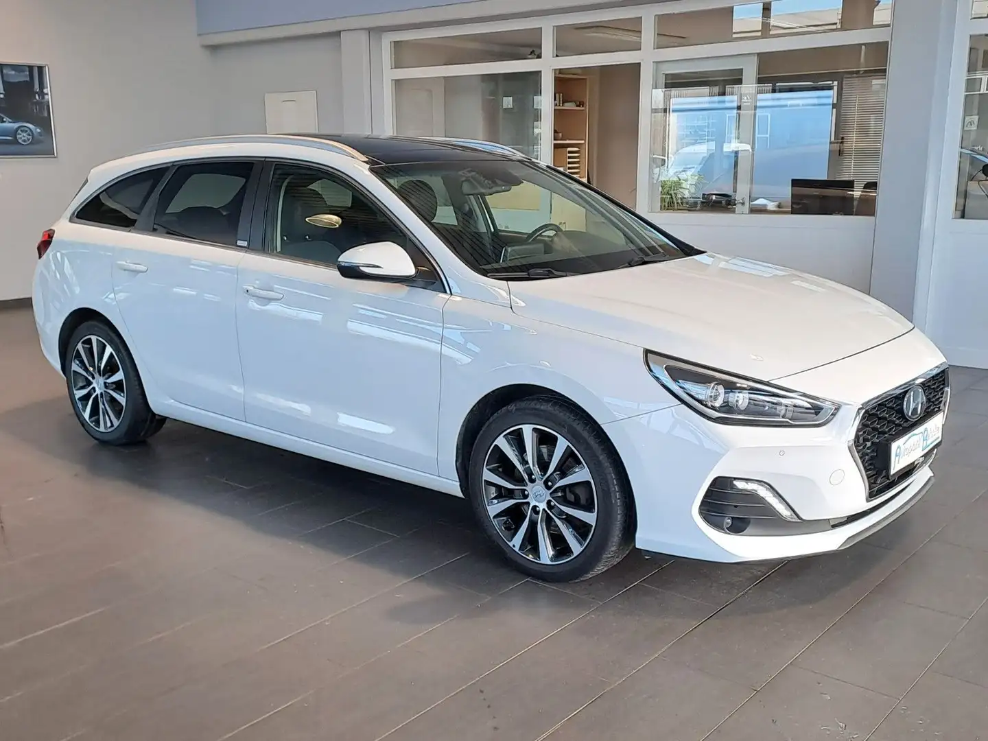Hyundai i30 cw Premium Aut.*Panorama*AHK*ACC*LED*NAV*KAM Bianco - 2