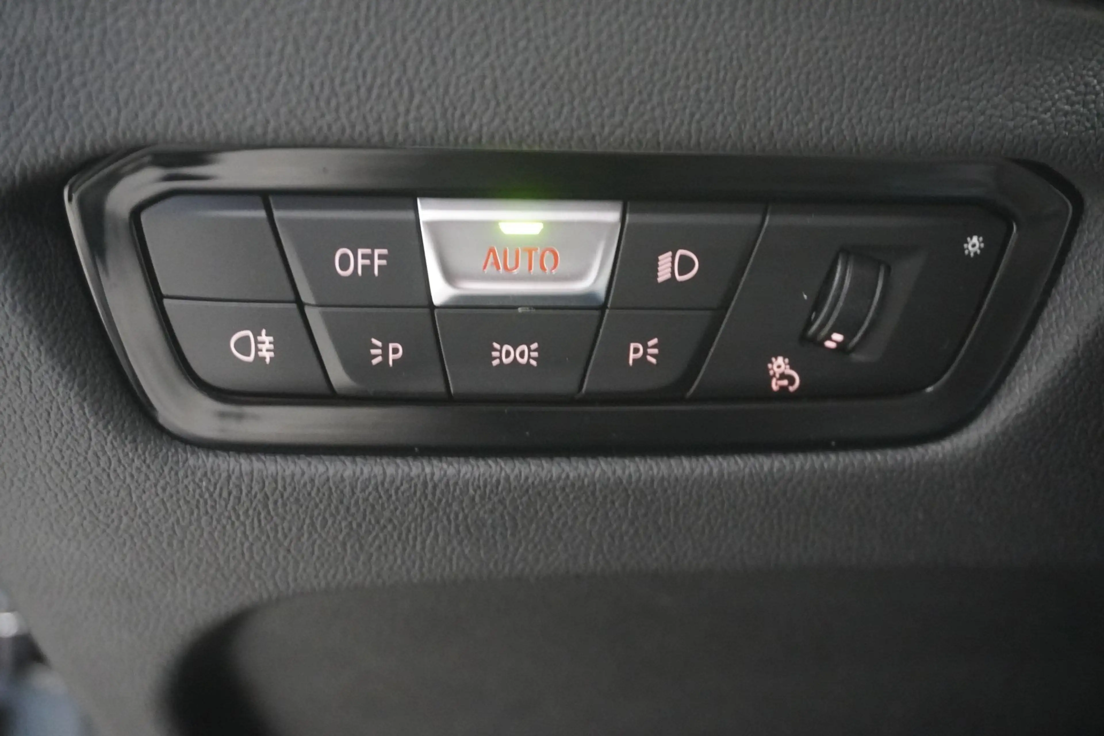 BMW 316 d 48 V Touring Aut. Facelift/LED/Nav. Prof. — photo 14
