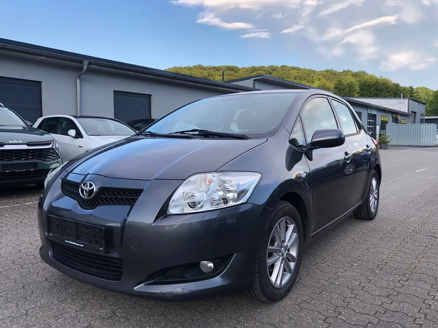 Toyota Auris 1.6 VVT-i Luna, 1 Hand, TÜV/AU: NEU Grijs - 2