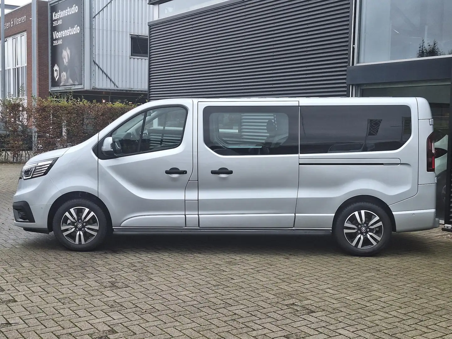 Renault Trafic Blue dCi 170 L2 H1 Limited DC Dubbele Cabine, DIRE Grijs - 2