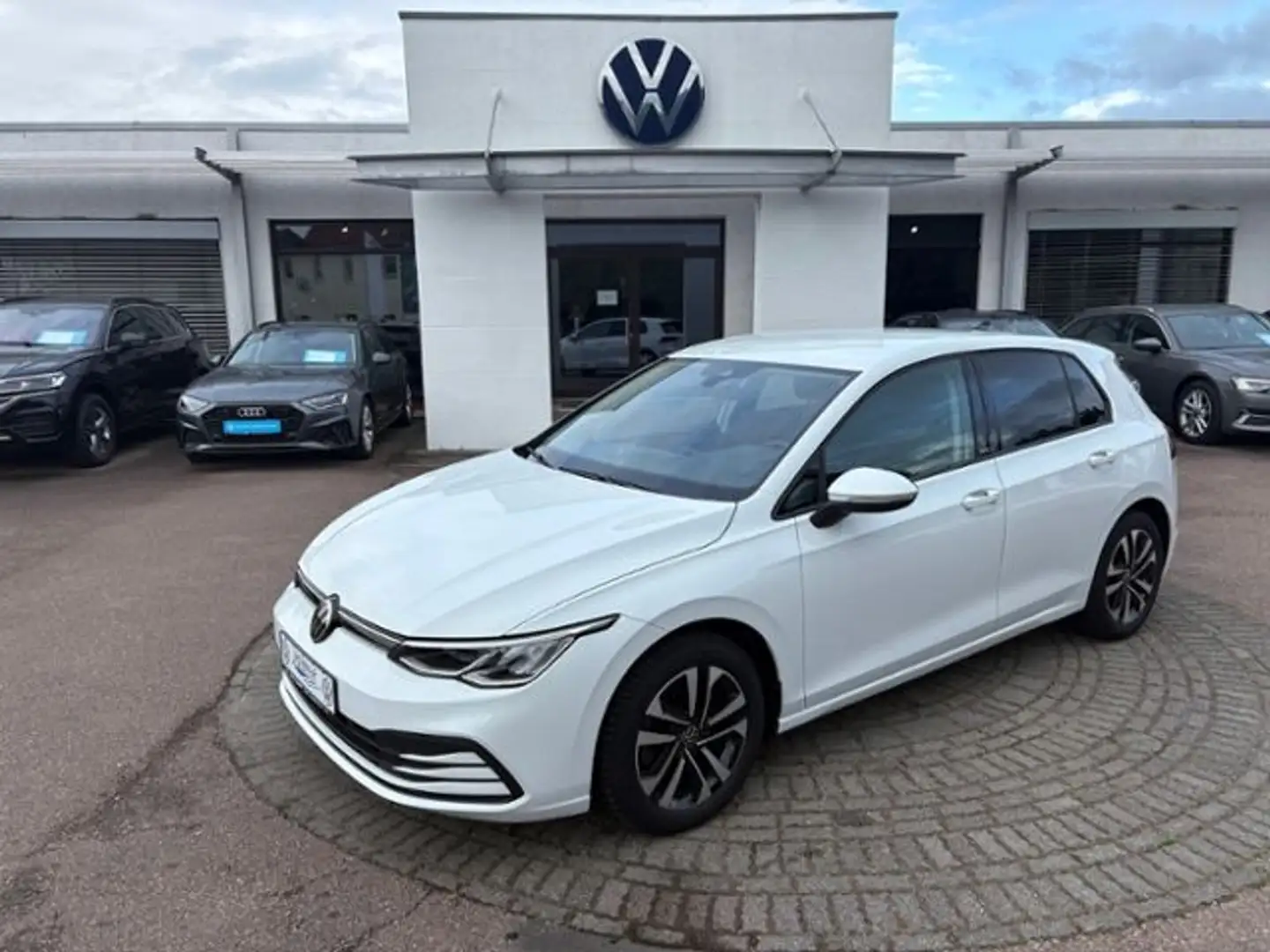 Volkswagen Golf VIII 1.5 TSI United Navi,Klima,ACC Weiß - 2