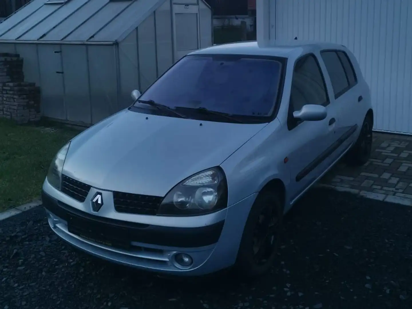 Renault Clio 1.4 Silber - 2