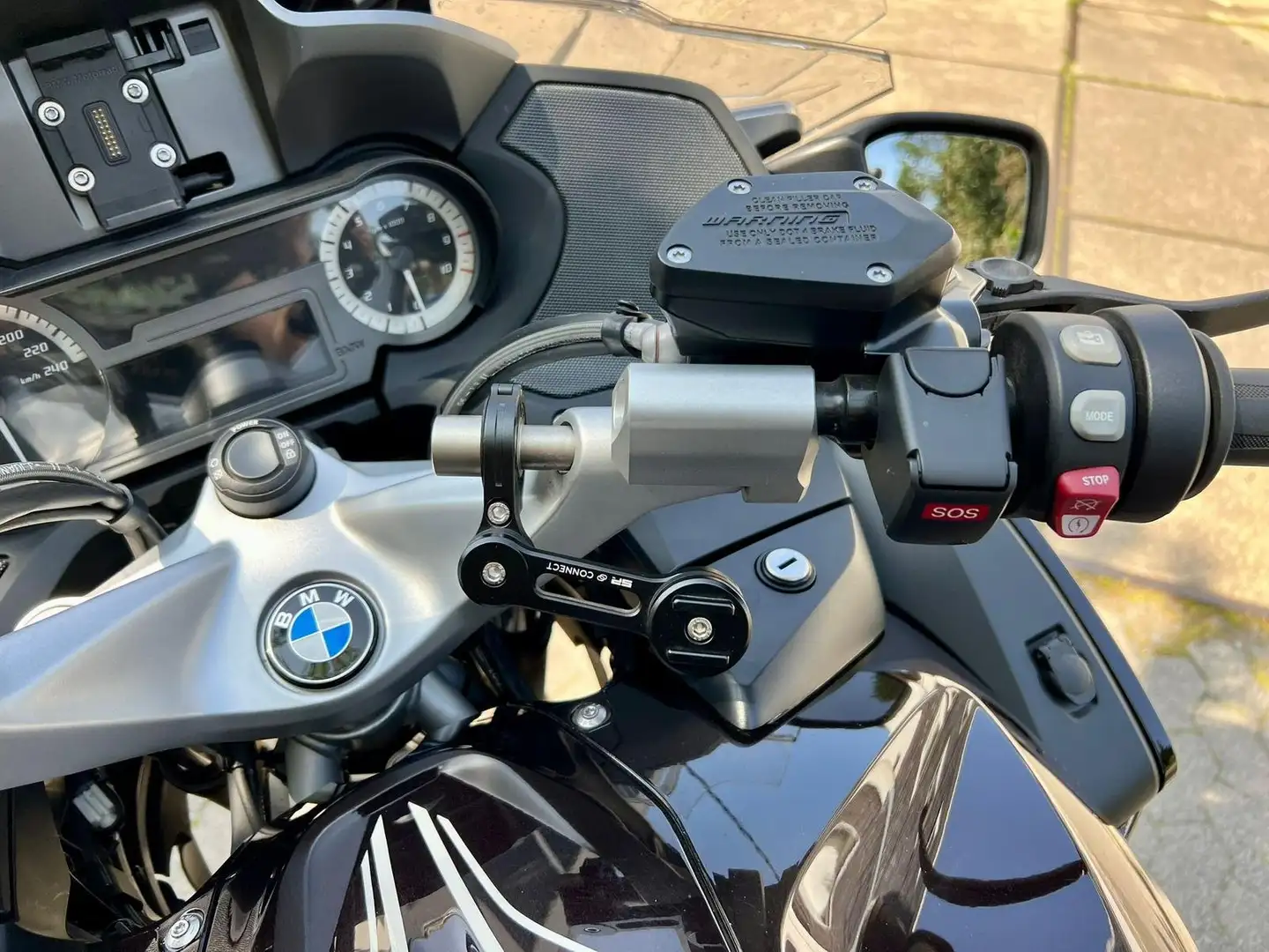 BMW R 1250 RT Stříbrná - 2