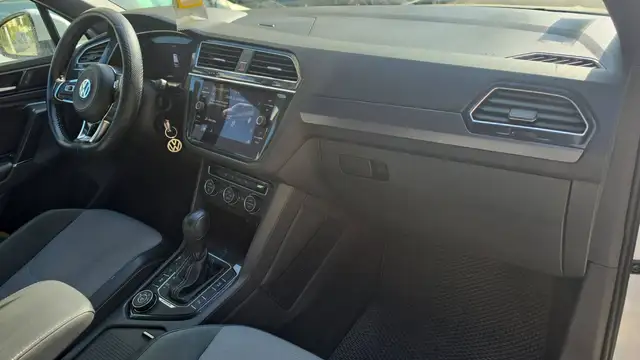 Volkswagen Tiguan view 10