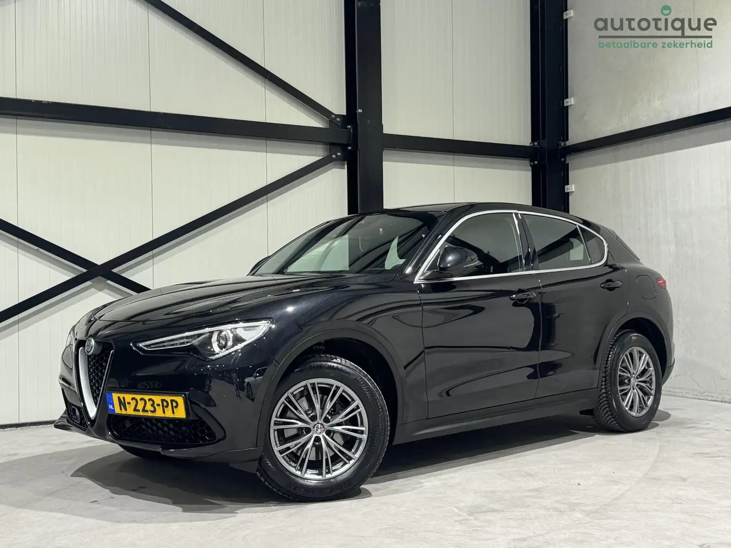 Alfa Romeo Stelvio 2.0 T AWD Super Aut. | leder | navi | trekhaak | Negru - 1