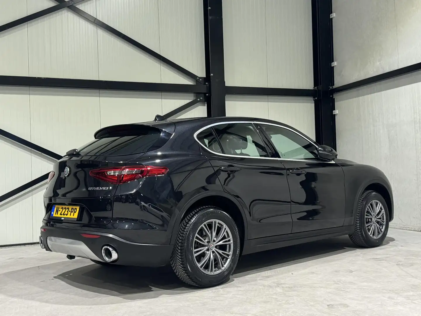 Alfa Romeo Stelvio 2.0 T AWD Super Aut. | leder | navi | trekhaak | Negru - 2