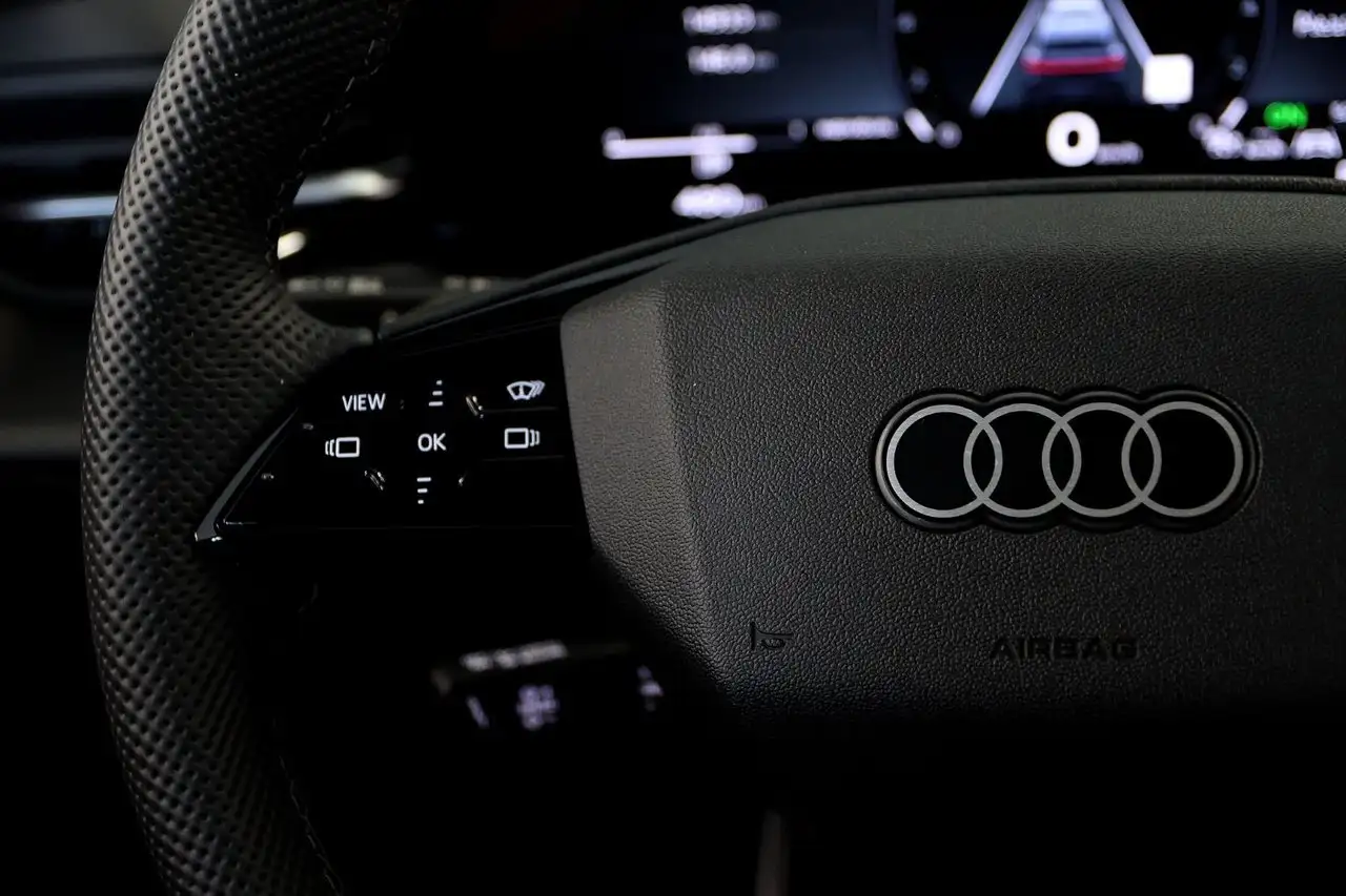 Audi SQ5 снимка Audi SQ5