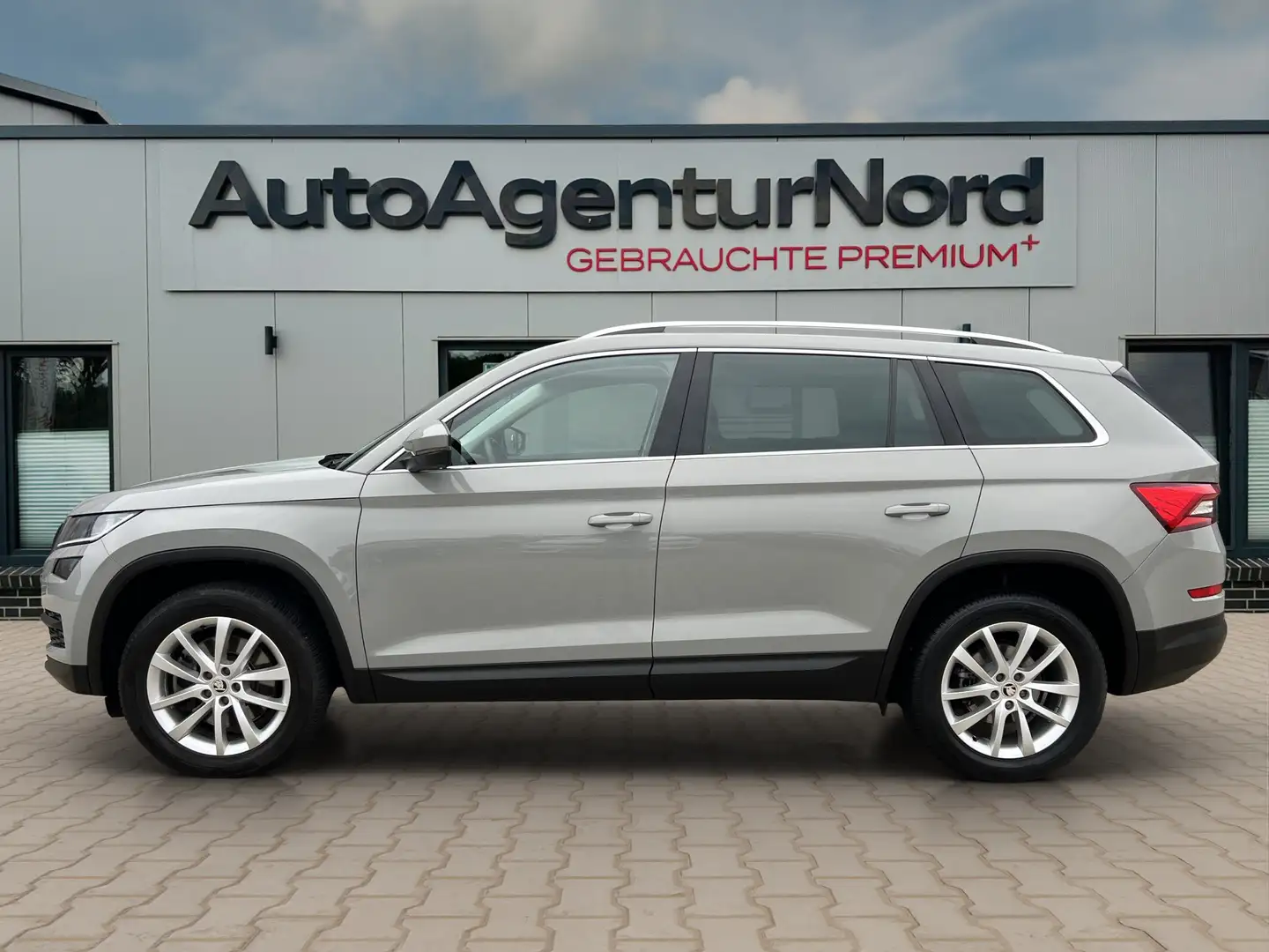 Skoda Kodiaq 2.0 TSI DSG Style 4x4+7-SITZE+KAMERA+PANO Gris - 2