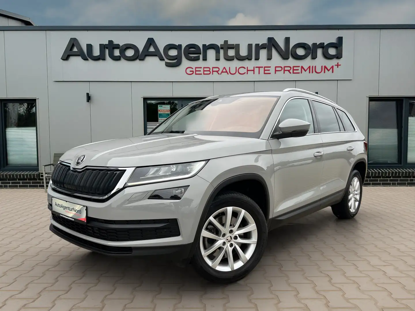 Skoda Kodiaq 2.0 TSI DSG Style 4x4+7-SITZE+KAMERA+PANO Gris - 1