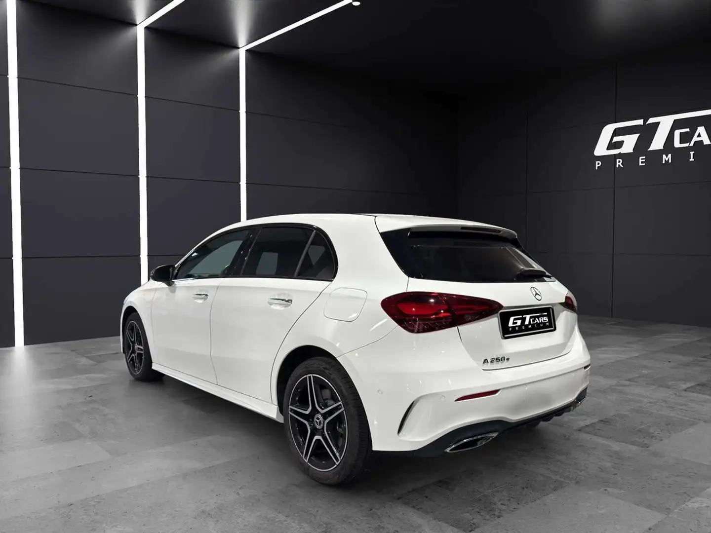 Mercedes-Benz A 250 250e AMG Bianco - 2