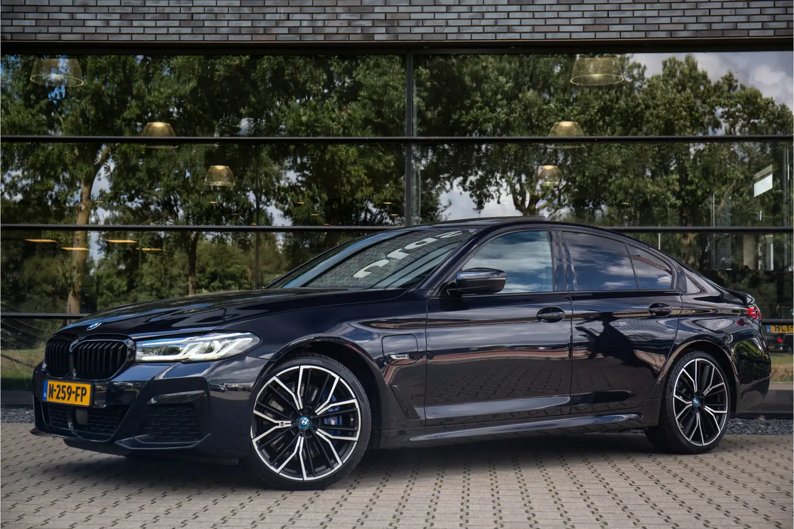 BMW 545 5-serie 545e xDrive Business Edition Plus M-Sport Noir - 2