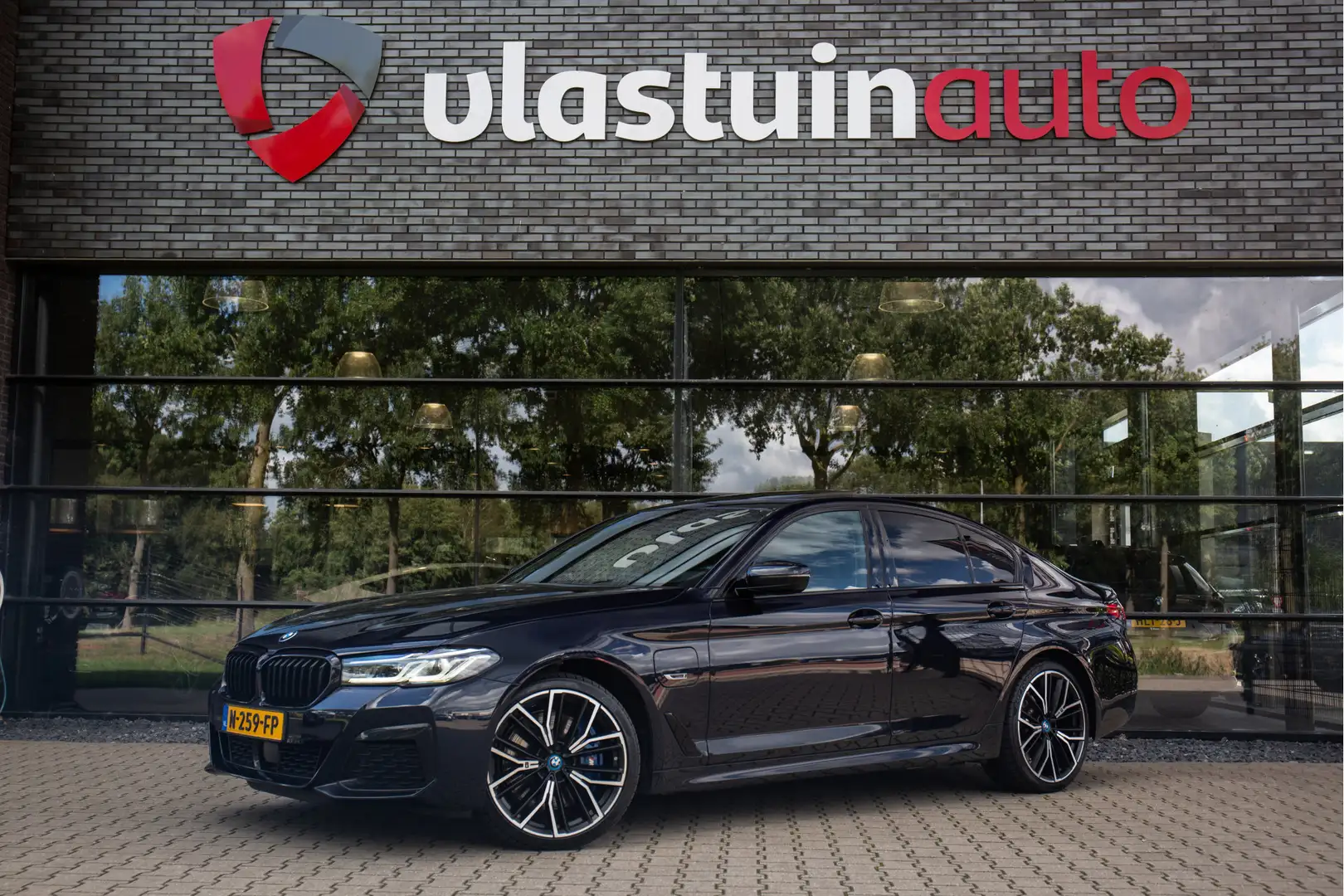 BMW 545 5-serie 545e xDrive Business Edition Plus M-Sport Noir - 1