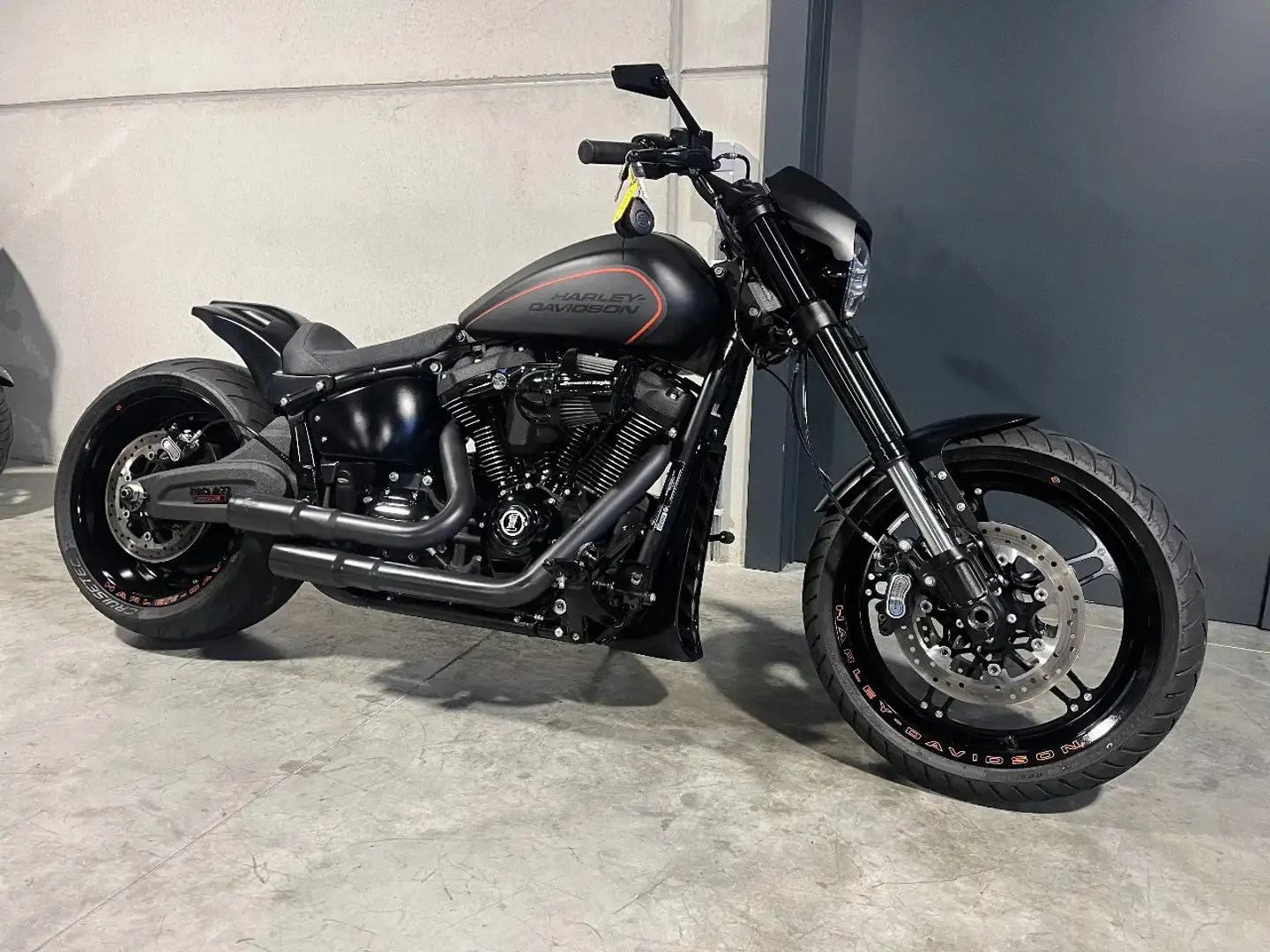 Harley-Davidson FXDR 114 exclusieve versie met air-ride - 1