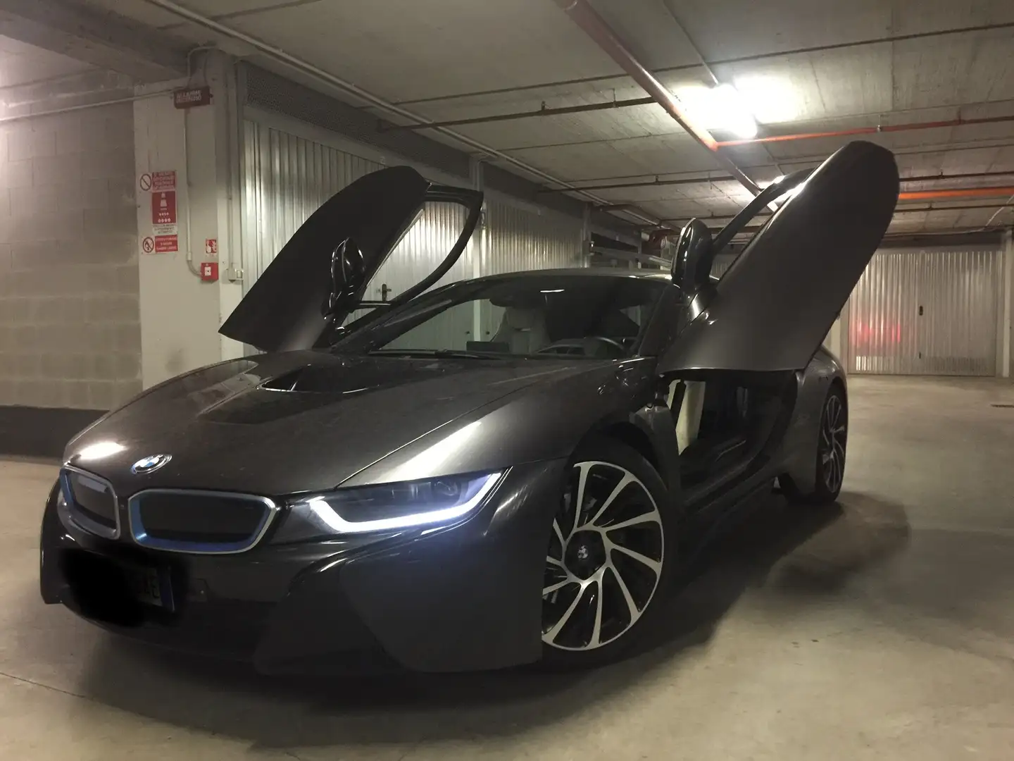 BMW i8 Coupe 1.5 auto - 2