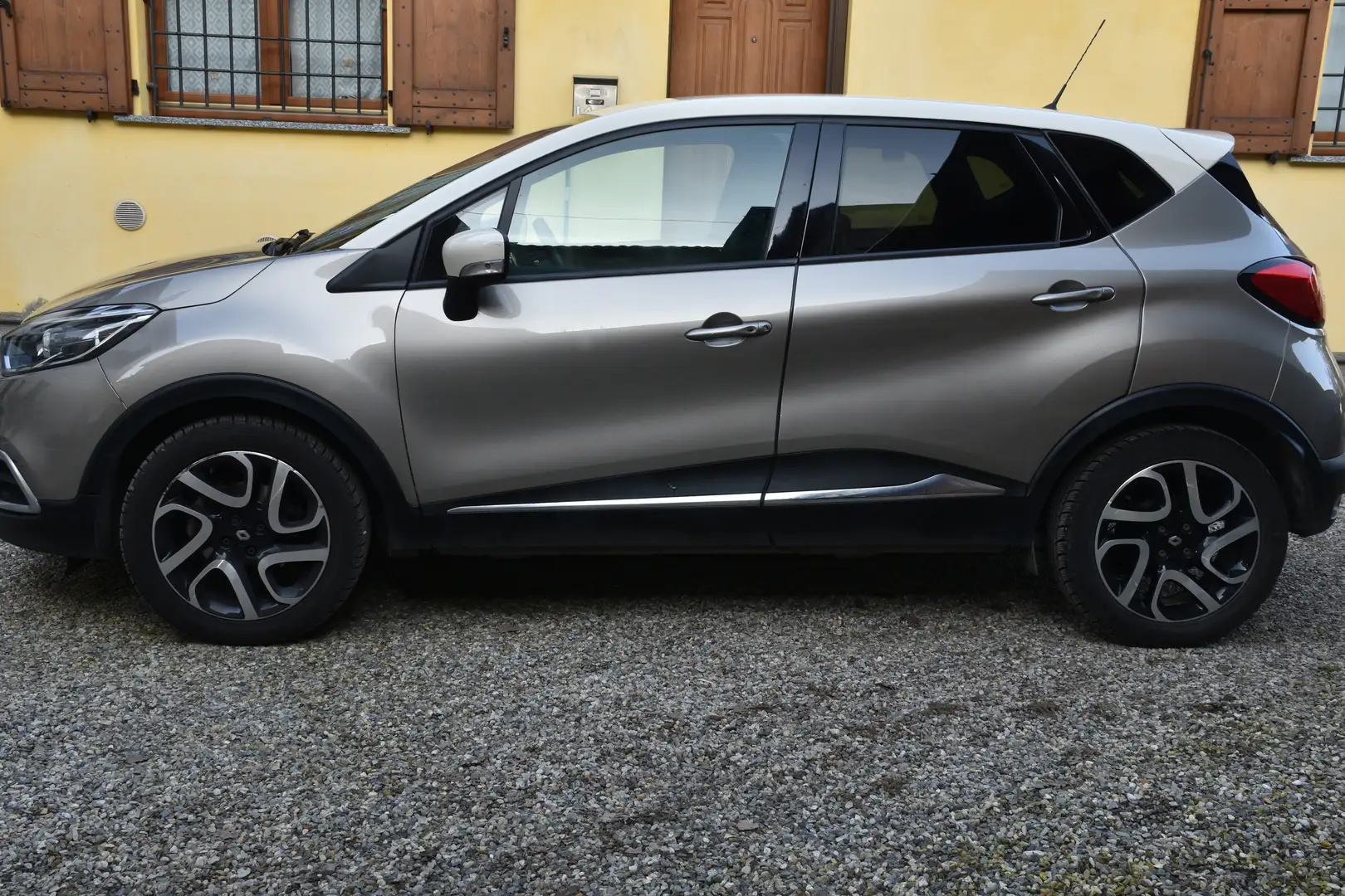 Renault Captur 1.5 dci Live s Bronze - 1