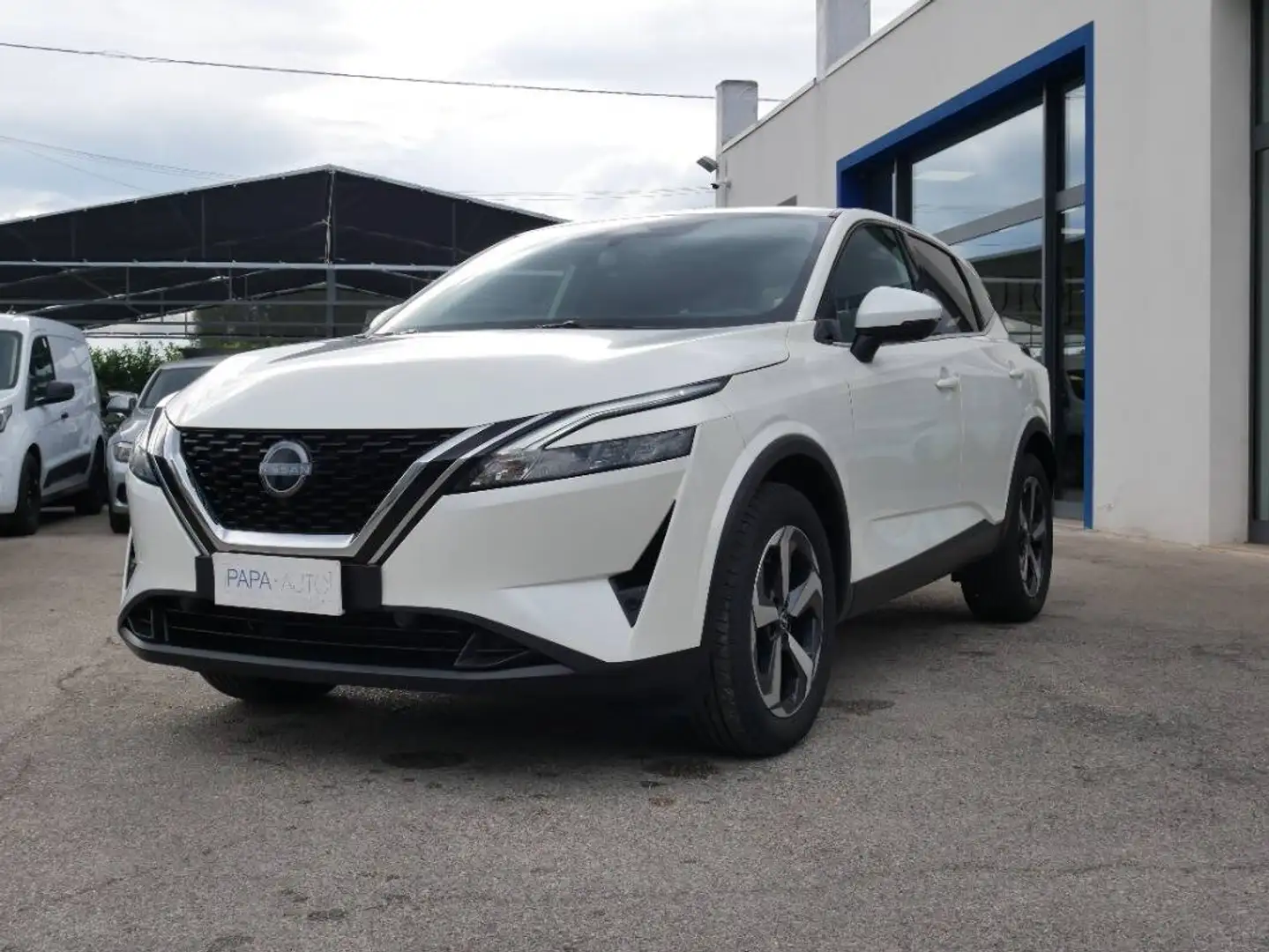Nissan Qashqai 1.3 mhev N-Connecta 2wd 140cv Weiß - 1