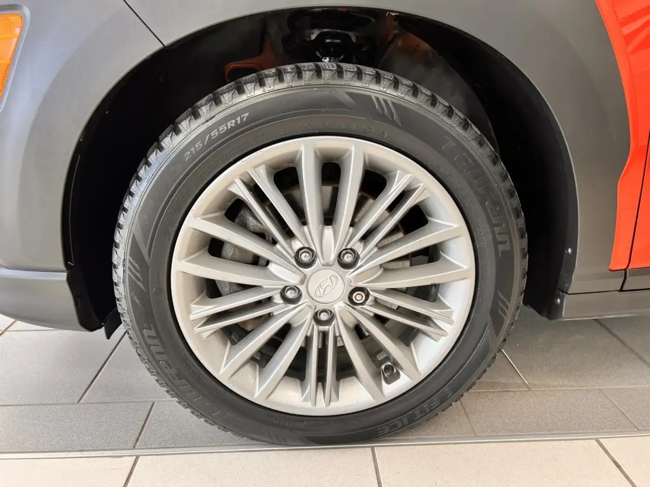 Hyundai KONA снимка Hyundai KONA