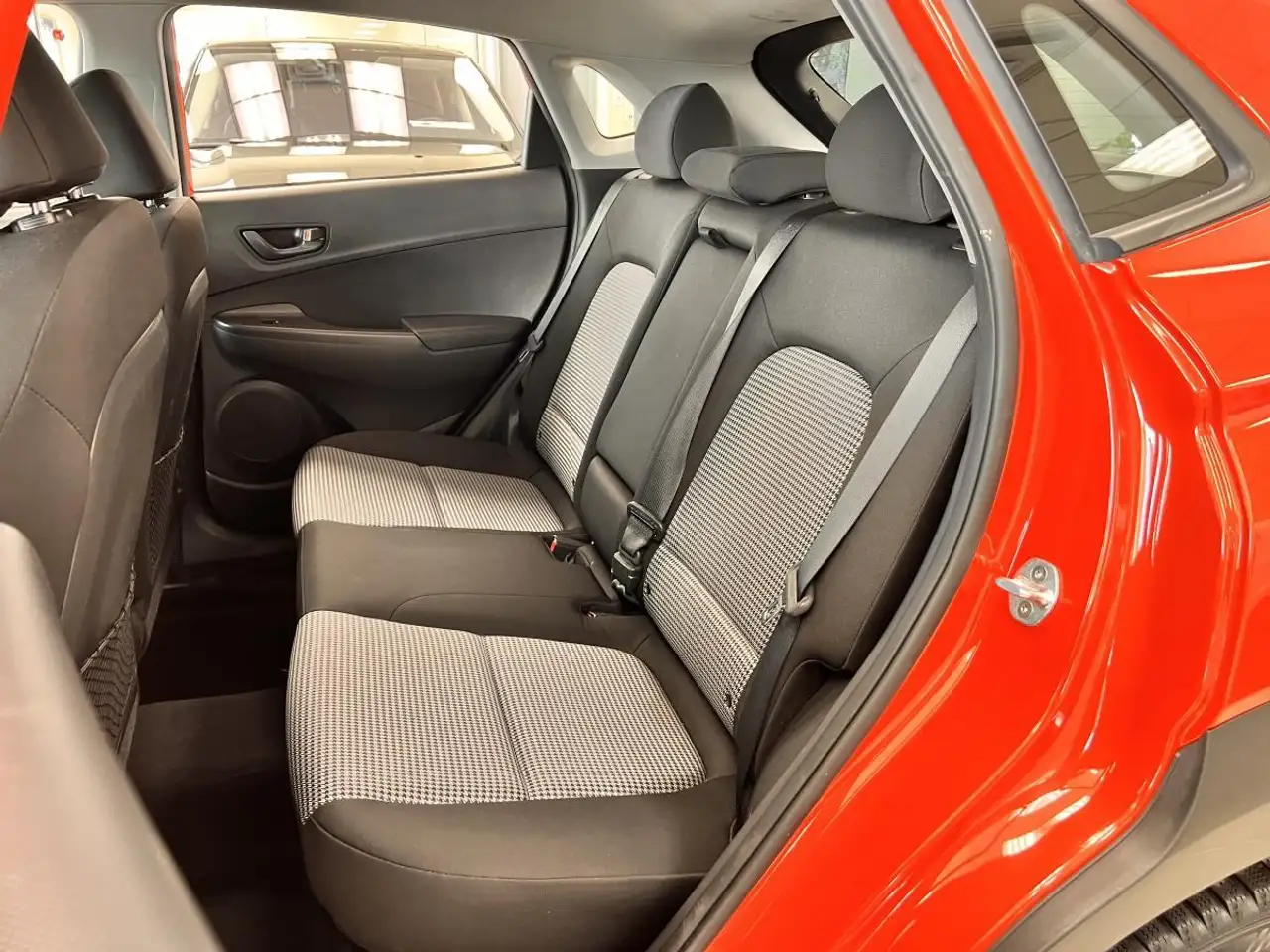 Hyundai KONA снимка Hyundai KONA