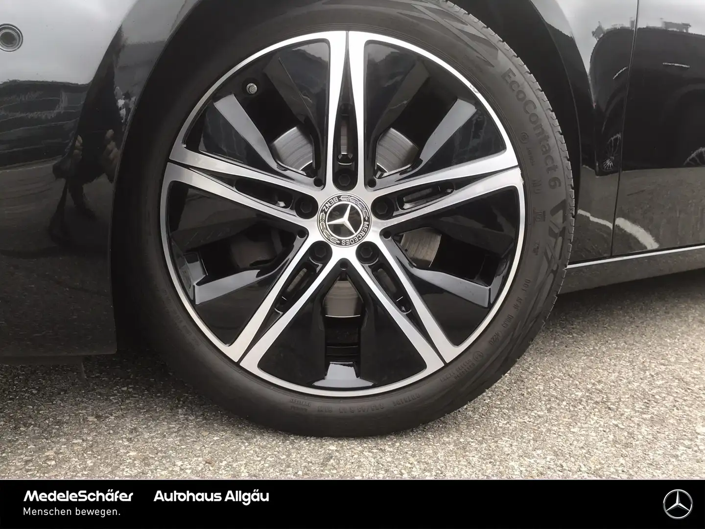 Mercedes-Benz A 200 A 200 Progressive Pano LED Ambi Kam Totw 18" Park Schwarz - 2