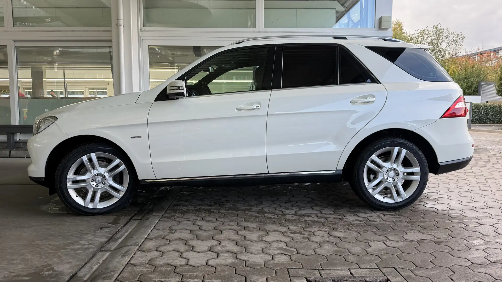 Mercedes-Benz ML 350 ML 350 4MATIC (BlueEFFICIENCY) 7G-TRONIC Weiß - 1