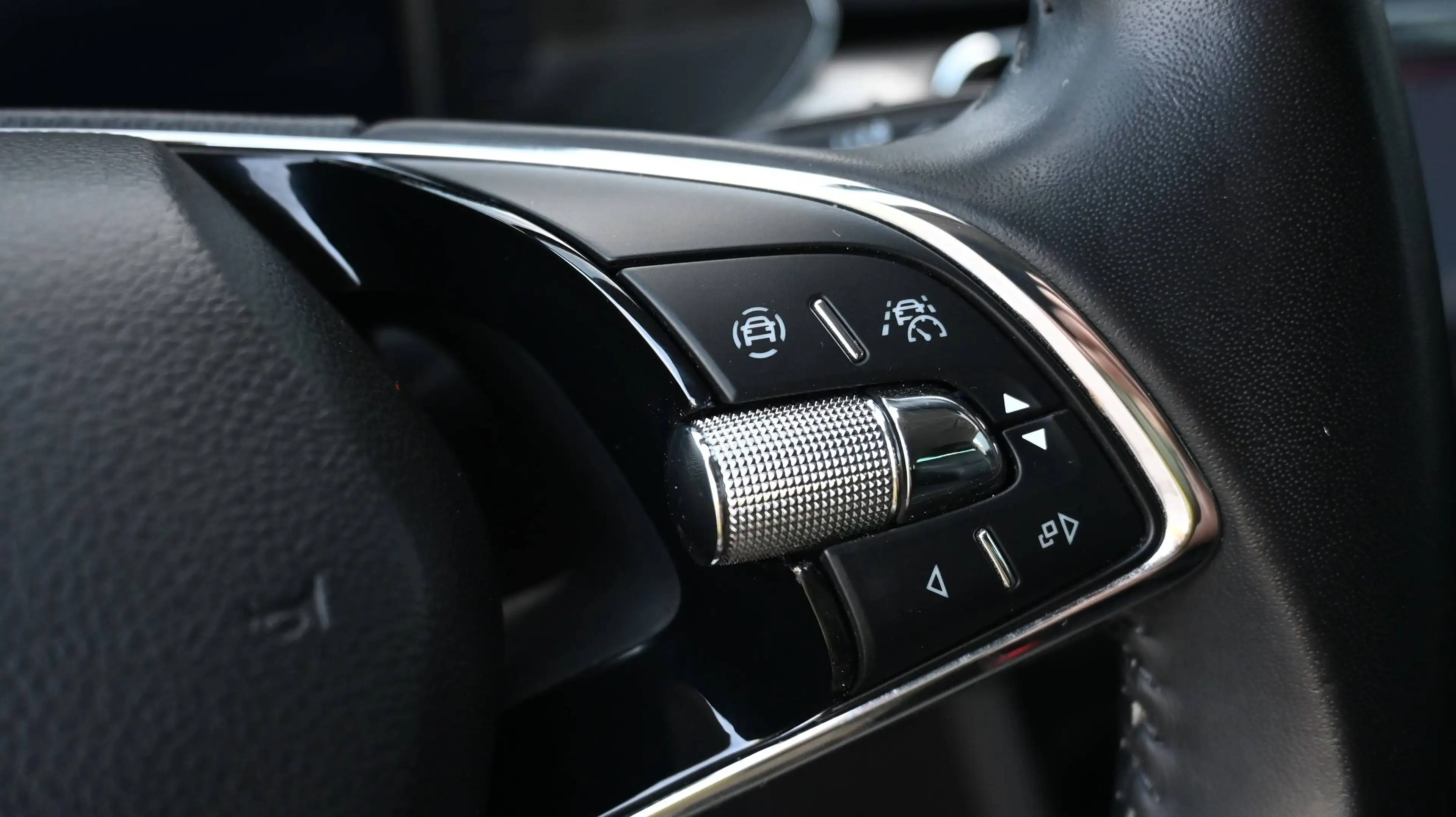 Skoda Superb Kombi 2,0 TDI Style / AHV / MATRIX / LEDER / — photo 12
