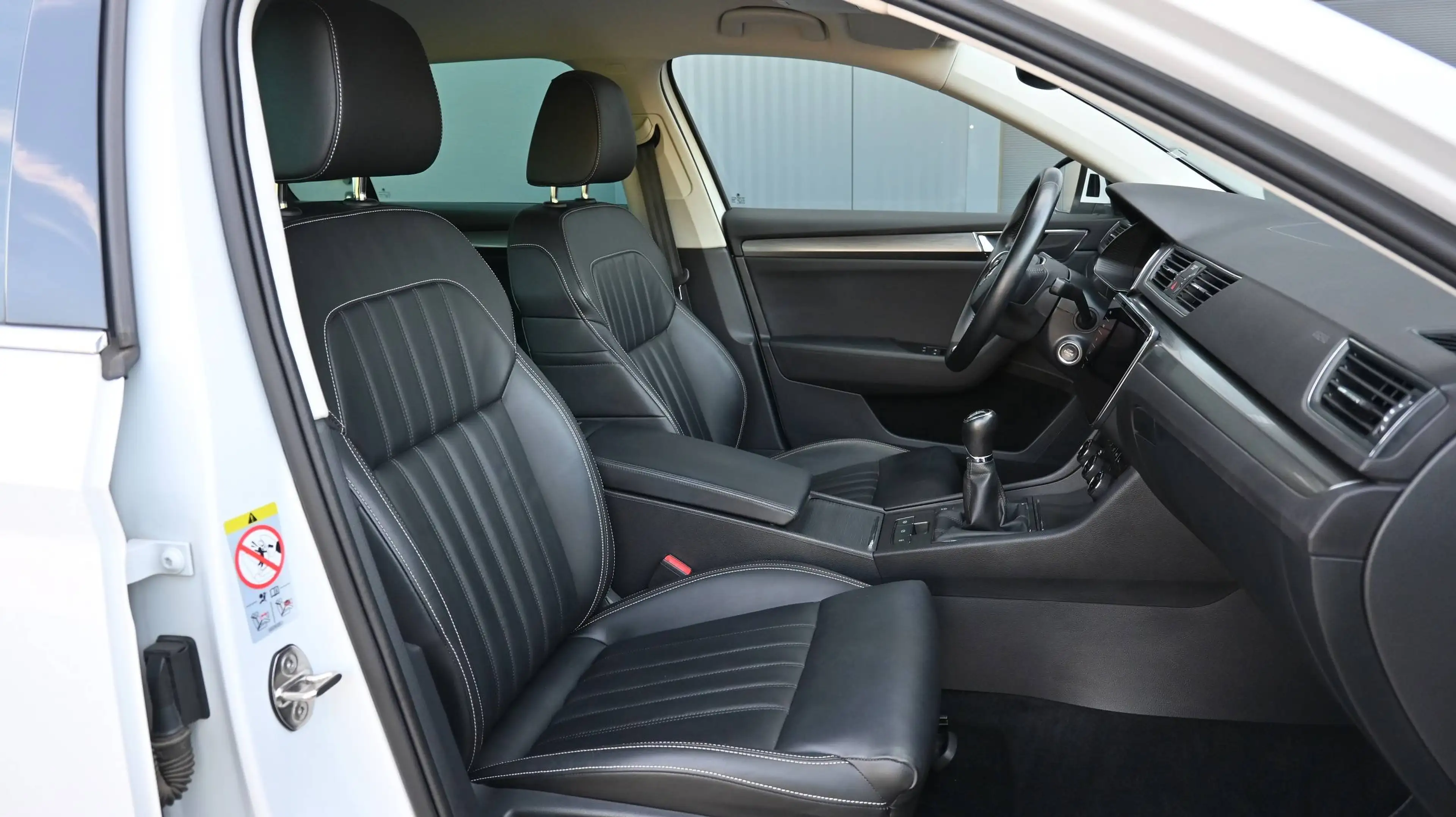 Skoda Superb Kombi 2,0 TDI Style / AHV / MATRIX / LEDER / — photo 6