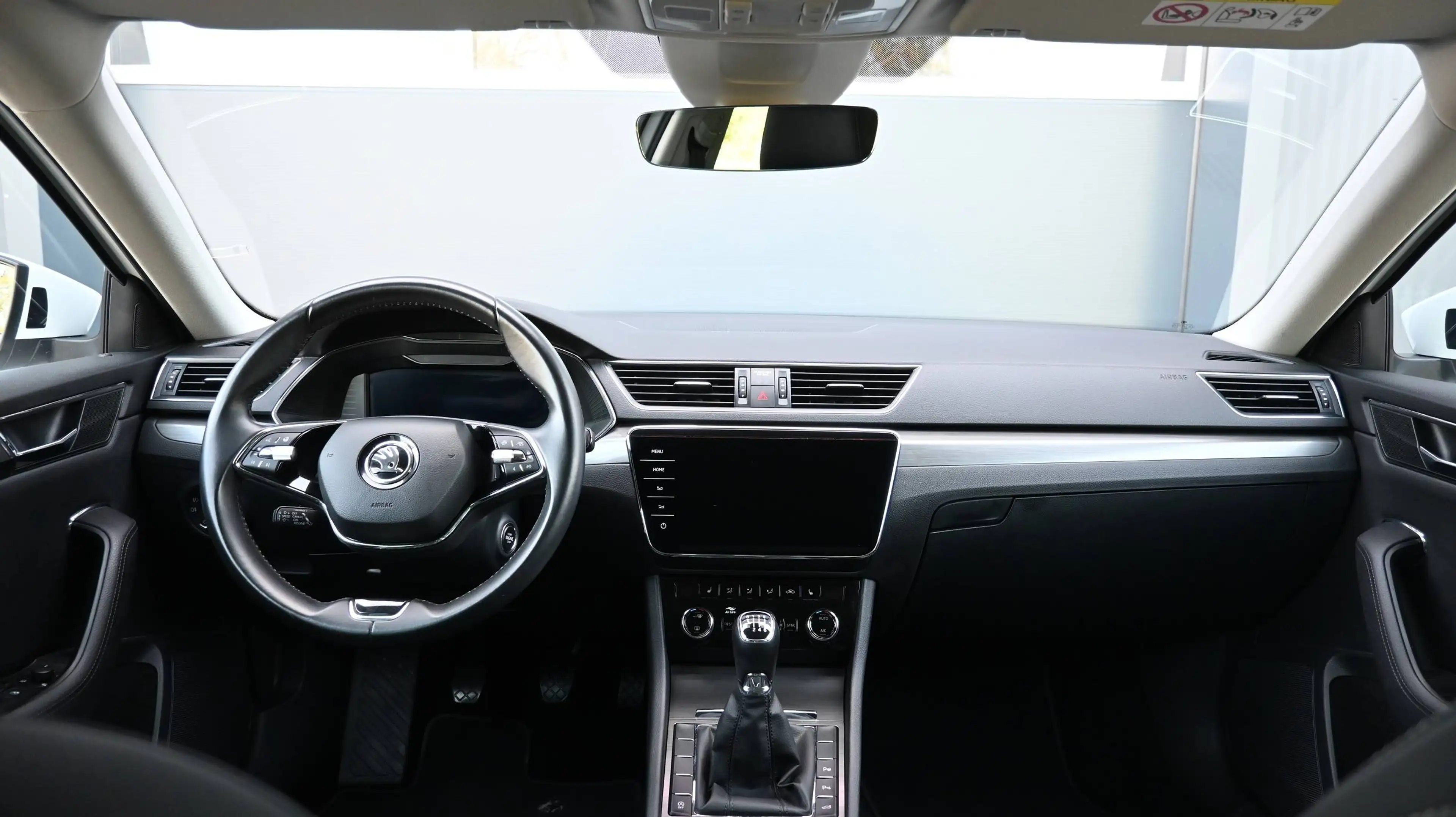 Skoda Superb Kombi 2,0 TDI Style / AHV / MATRIX / LEDER / — photo 8