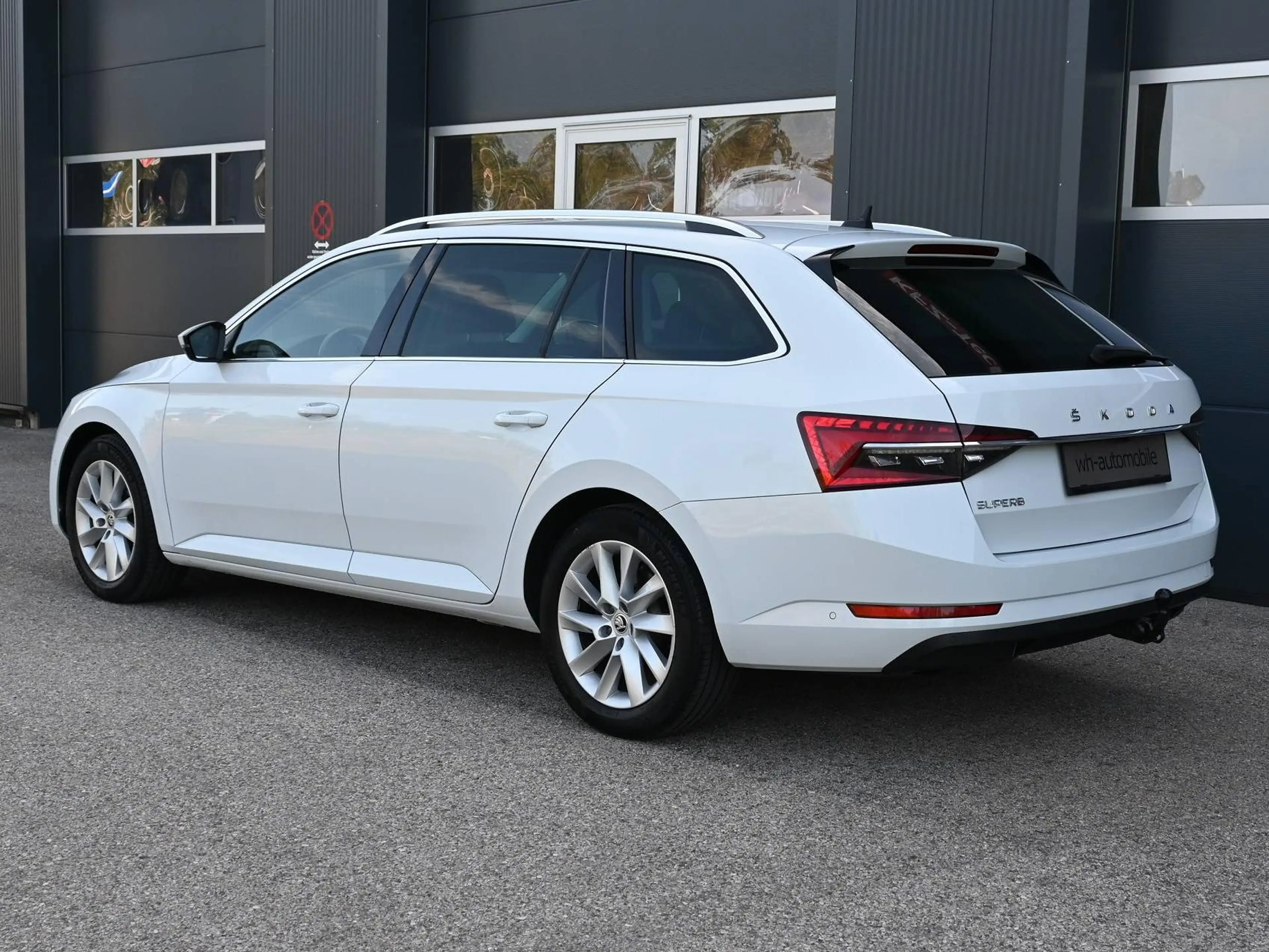 Skoda Superb Kombi 2,0 TDI Style / AHV / MATRIX / LEDER / — photo 3
