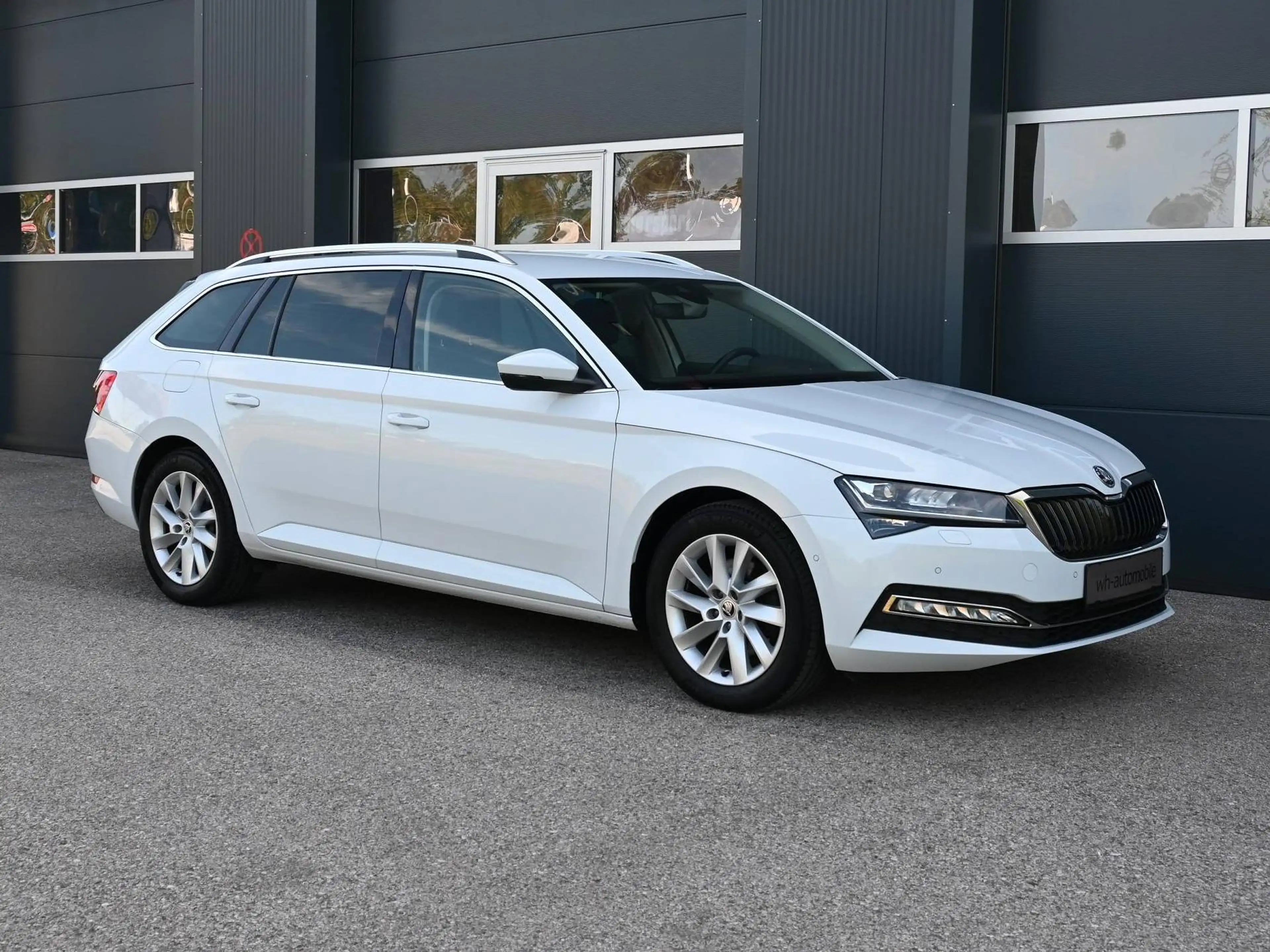 Skoda Superb Kombi 2,0 TDI Style / AHV / MATRIX / LEDER /