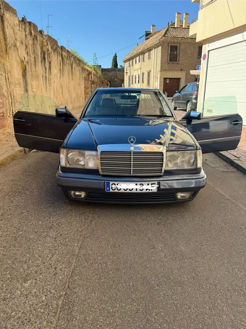 Mercedes-Benz E 320 Coupé - 1