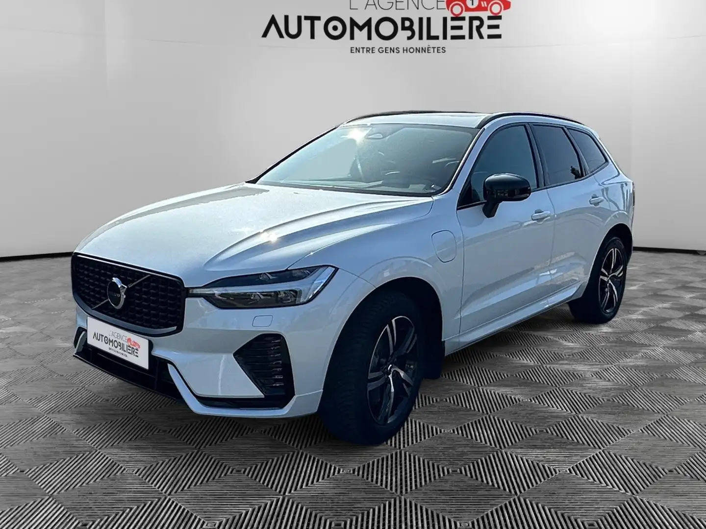 Volvo XC60 XC60 T8 AWD R Design Met 1 jaar Garantie - 1