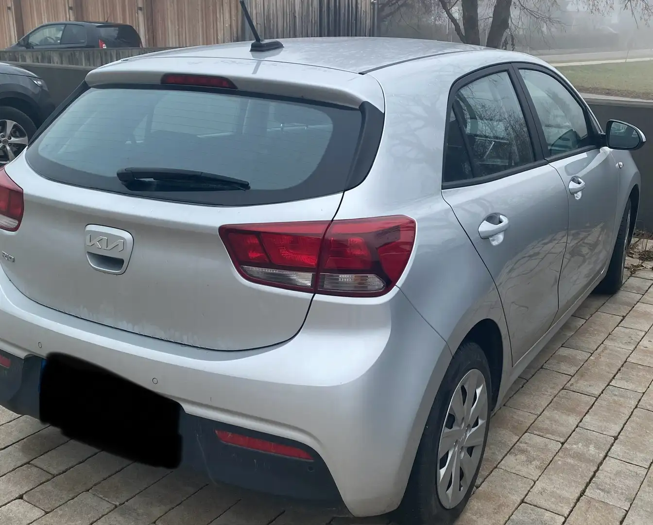 Kia Rio Rio 1.3 RS Silber - 2