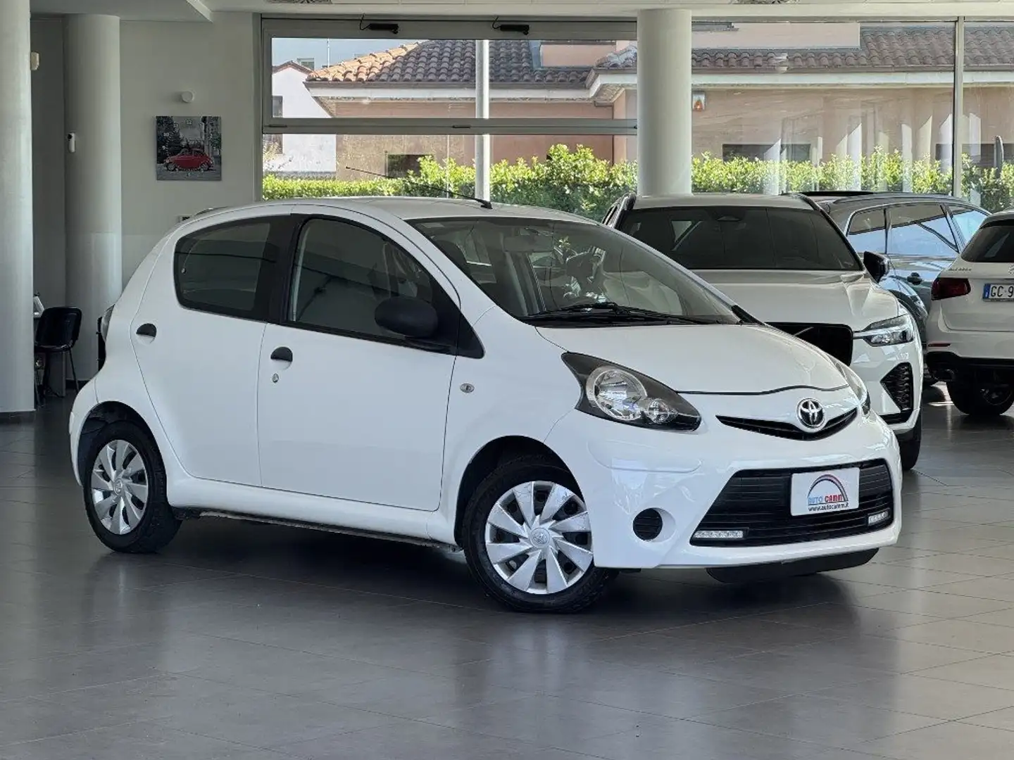 Toyota Aygo 1.0 12V VVT-i 5 porte Lounge Connect Wit - 2