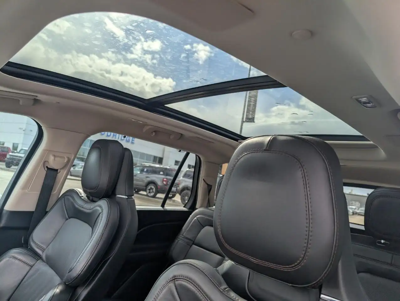Lincoln Aviator снимка Lincoln Aviator