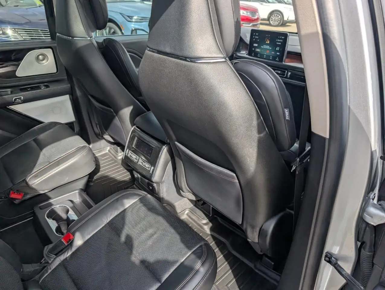 Lincoln Aviator снимка Lincoln Aviator
