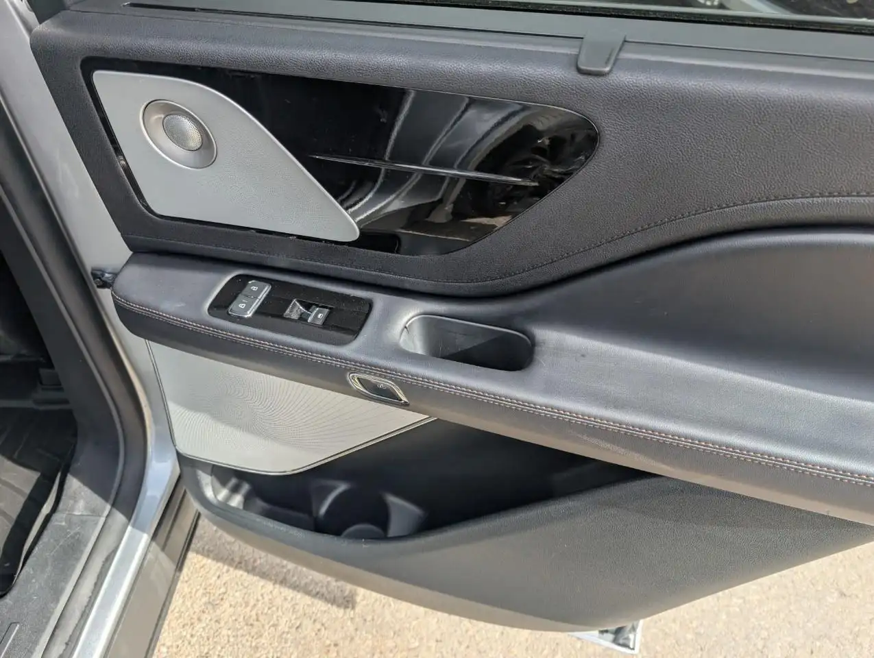 Lincoln Aviator снимка Lincoln Aviator