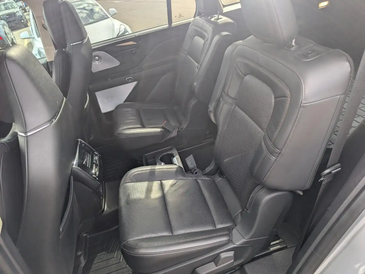 Lincoln Aviator снимка Lincoln Aviator