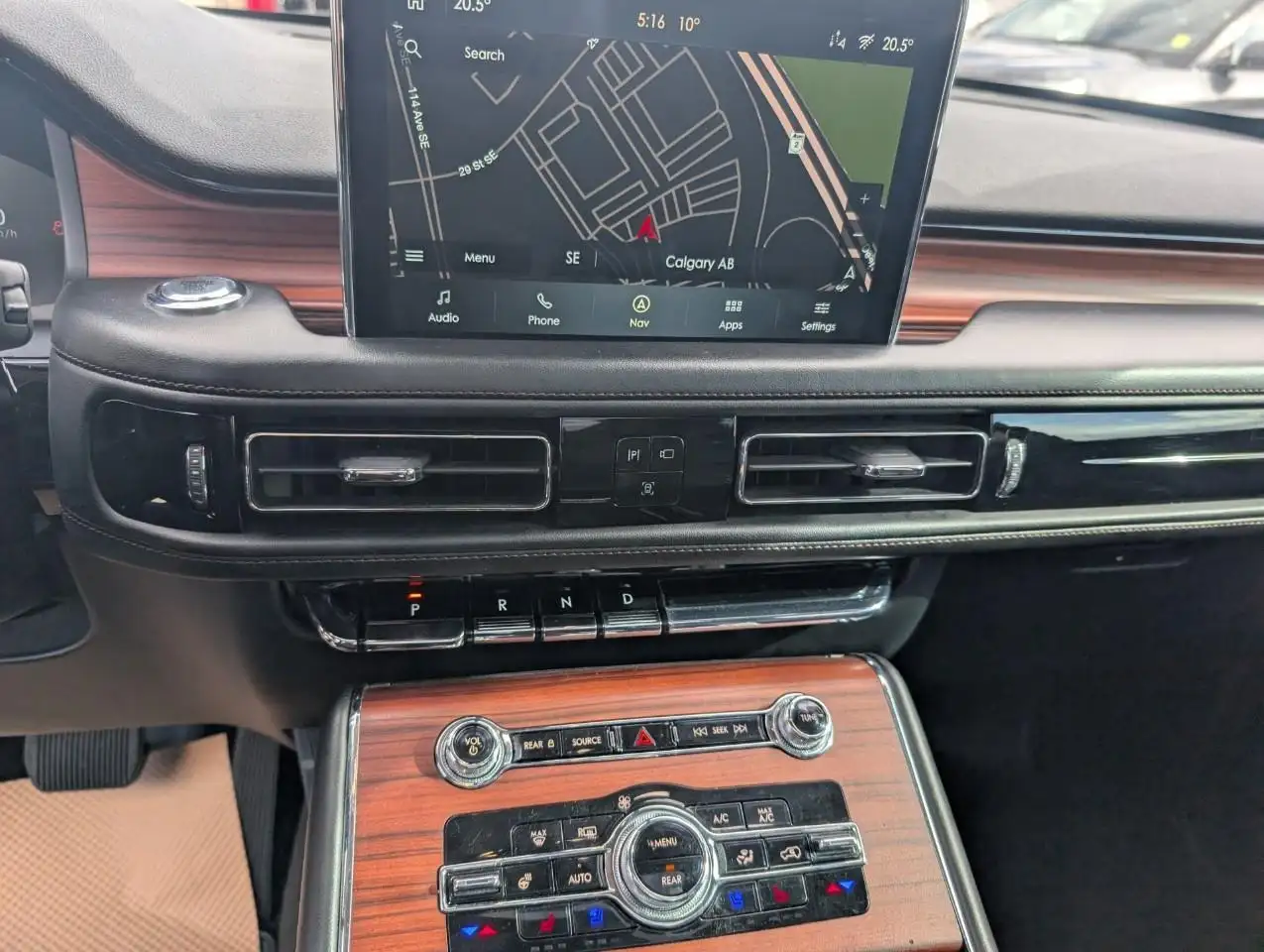 Lincoln Aviator снимка Lincoln Aviator