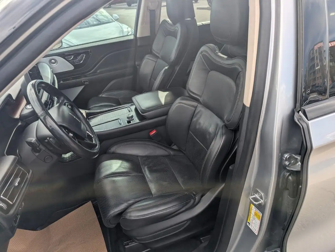 Lincoln Aviator снимка Lincoln Aviator