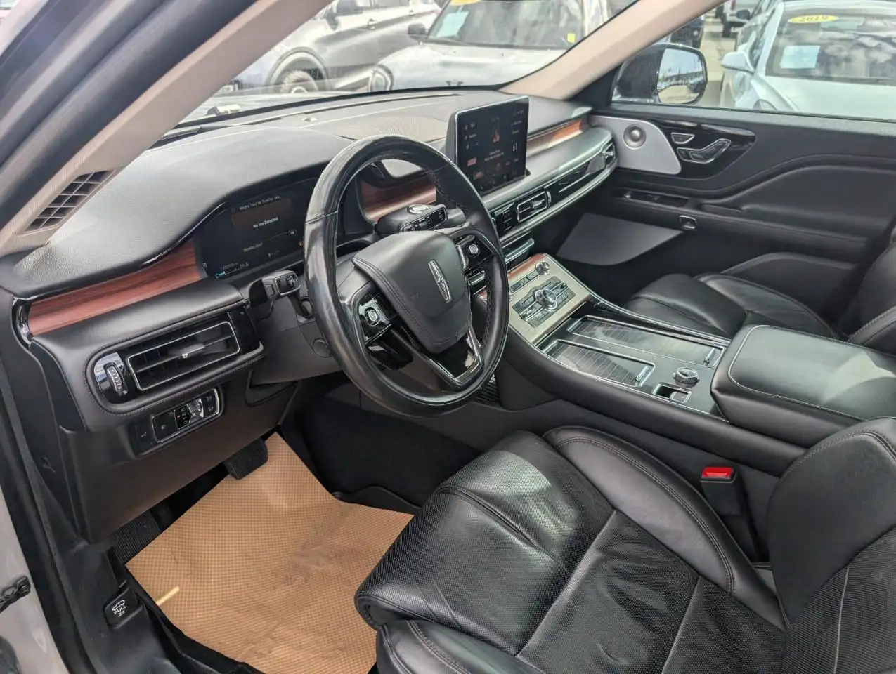 Lincoln Aviator снимка Lincoln Aviator