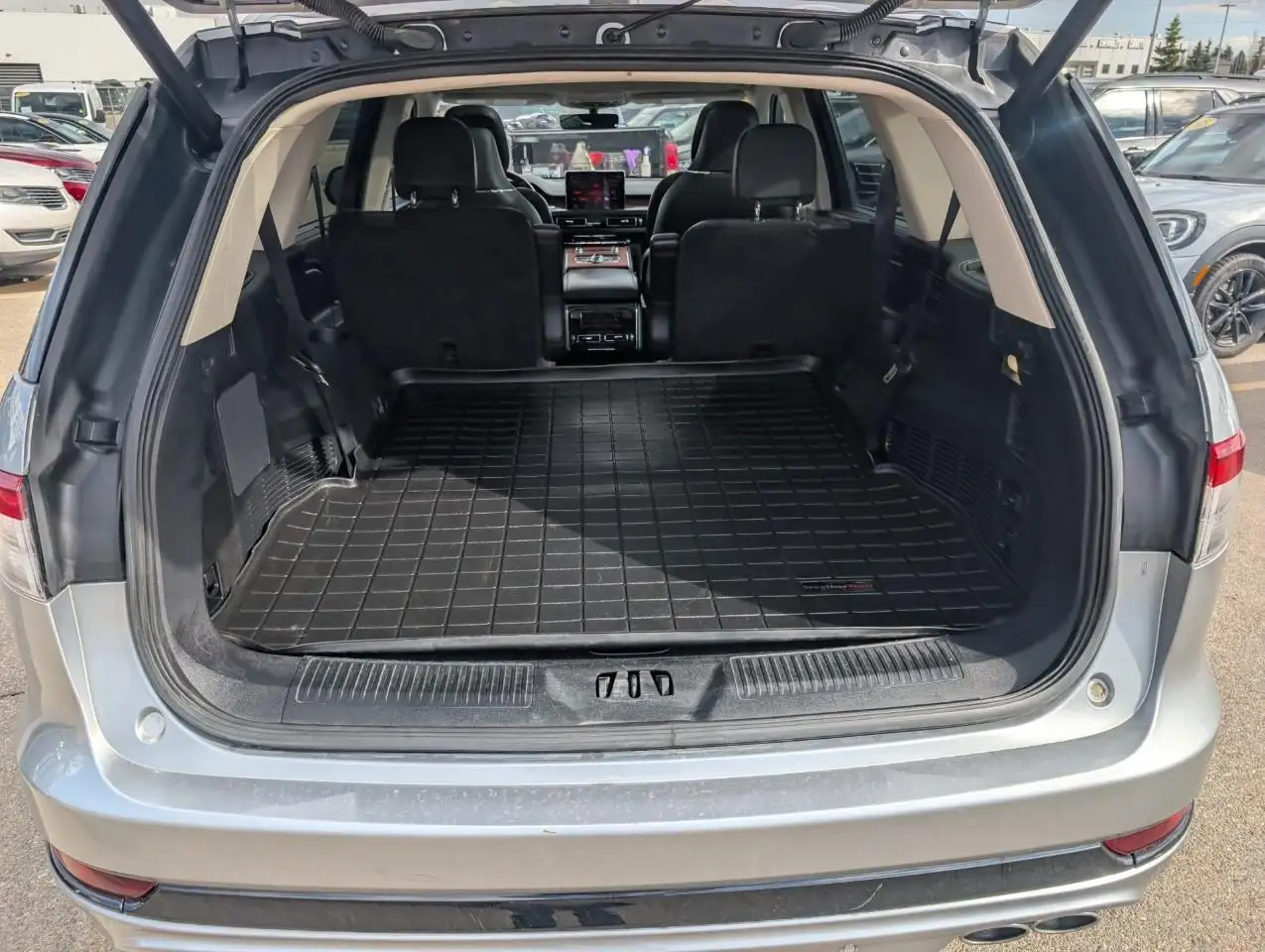 Lincoln Aviator снимка Lincoln Aviator