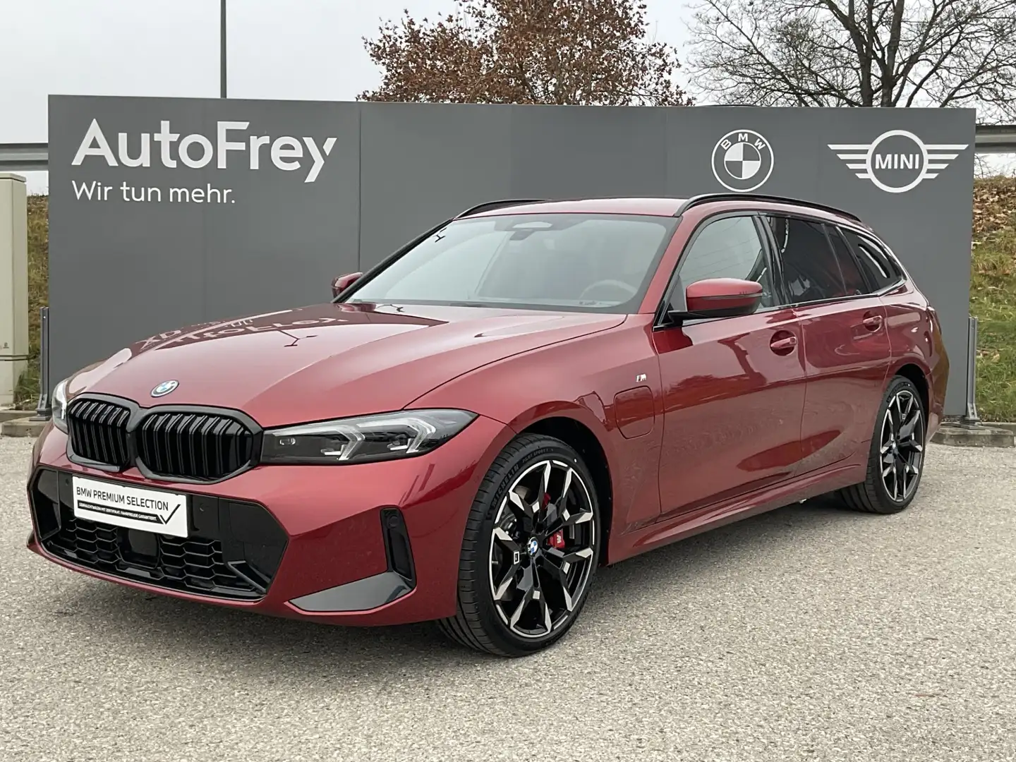 BMW 330 e xDrive Rot - 1