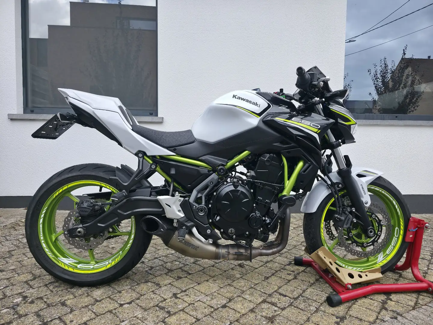 Kawasaki Z 650 Akrapovic Sportuitlaat - 2021 - Topconditie* Blanc - 1