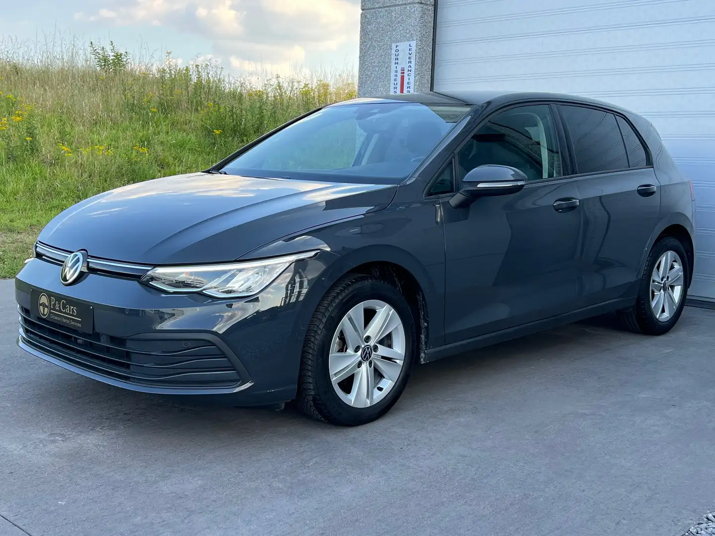 Volkswagen Golf Golf 1.5 TSI Life Business OPF Grijs - 1
